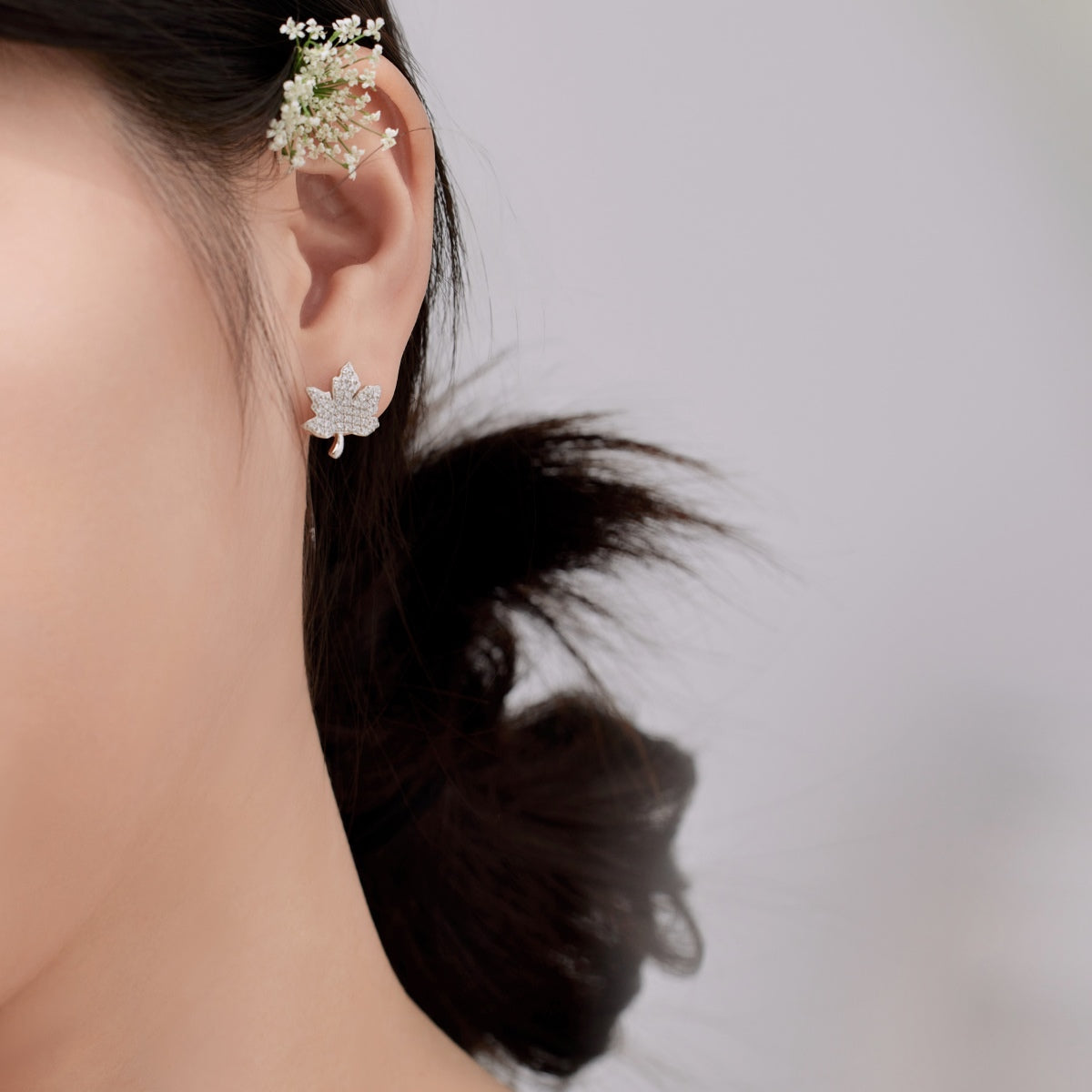 [Goodv]Exquisite Maple Leaf Design Earrings