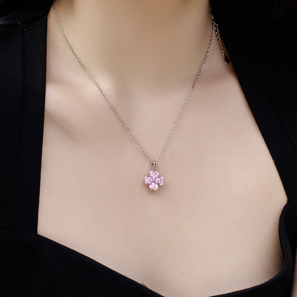 [Goodv]Heart-Shaped Four-Leaf Clover Bead Necklace