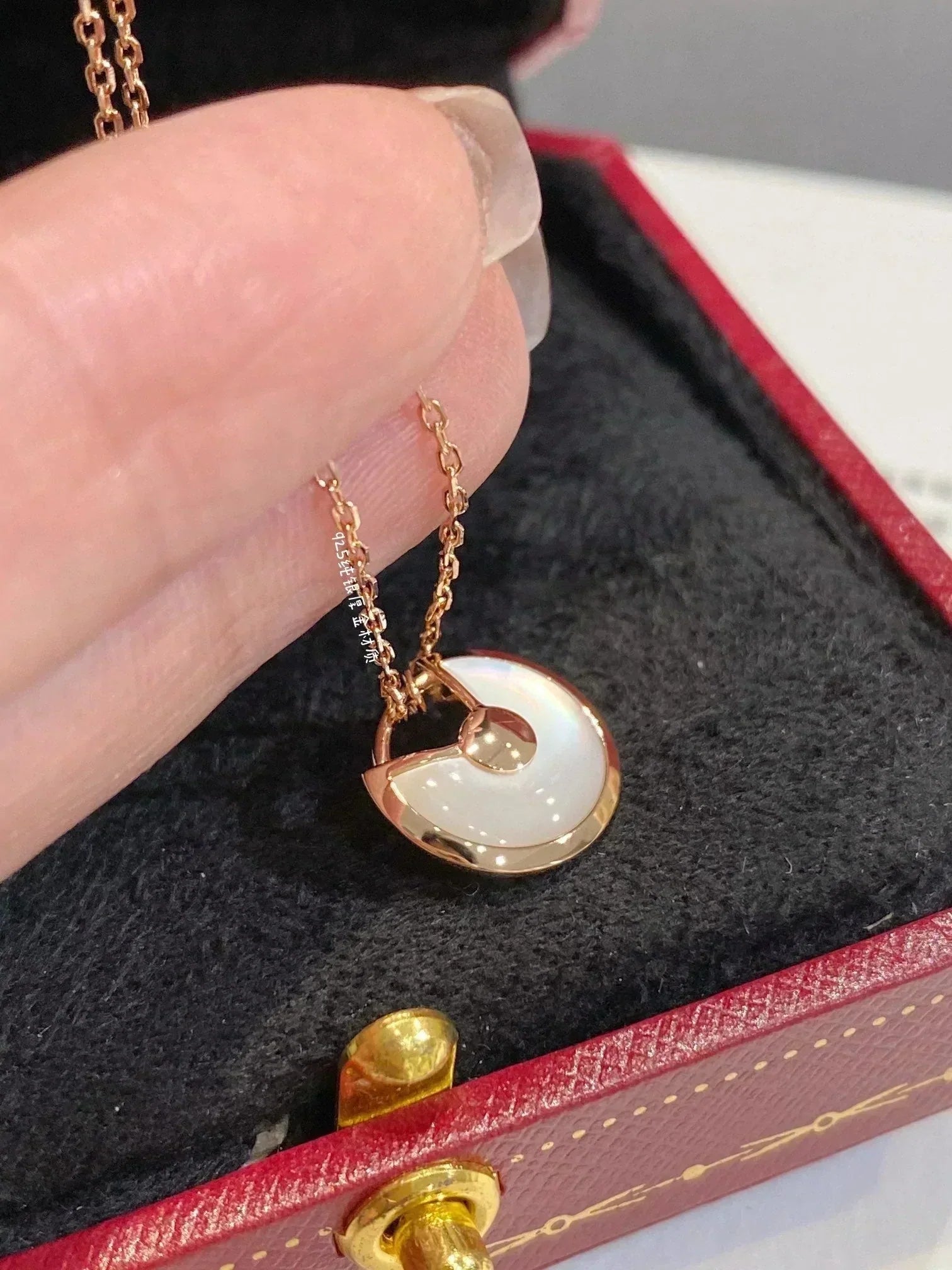 [BIJOUX]COLLIER MOP AMULETTE OR ROSE