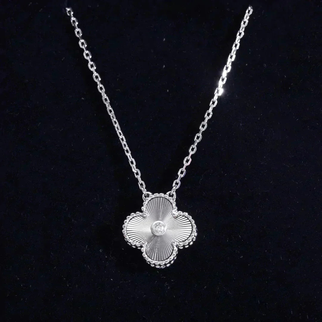 [Topon]CLOVER  15MM DIAMOND LASER NECKLACE SILVER