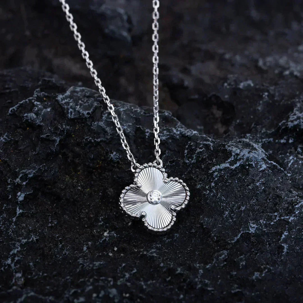 [BIJOUX]CLOVER  15MM DIAMOND LASER NECKLACE SILVER