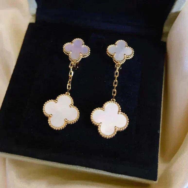 [Topon]CLOVER 2 MOTIF WHITE MOP EARRINGS