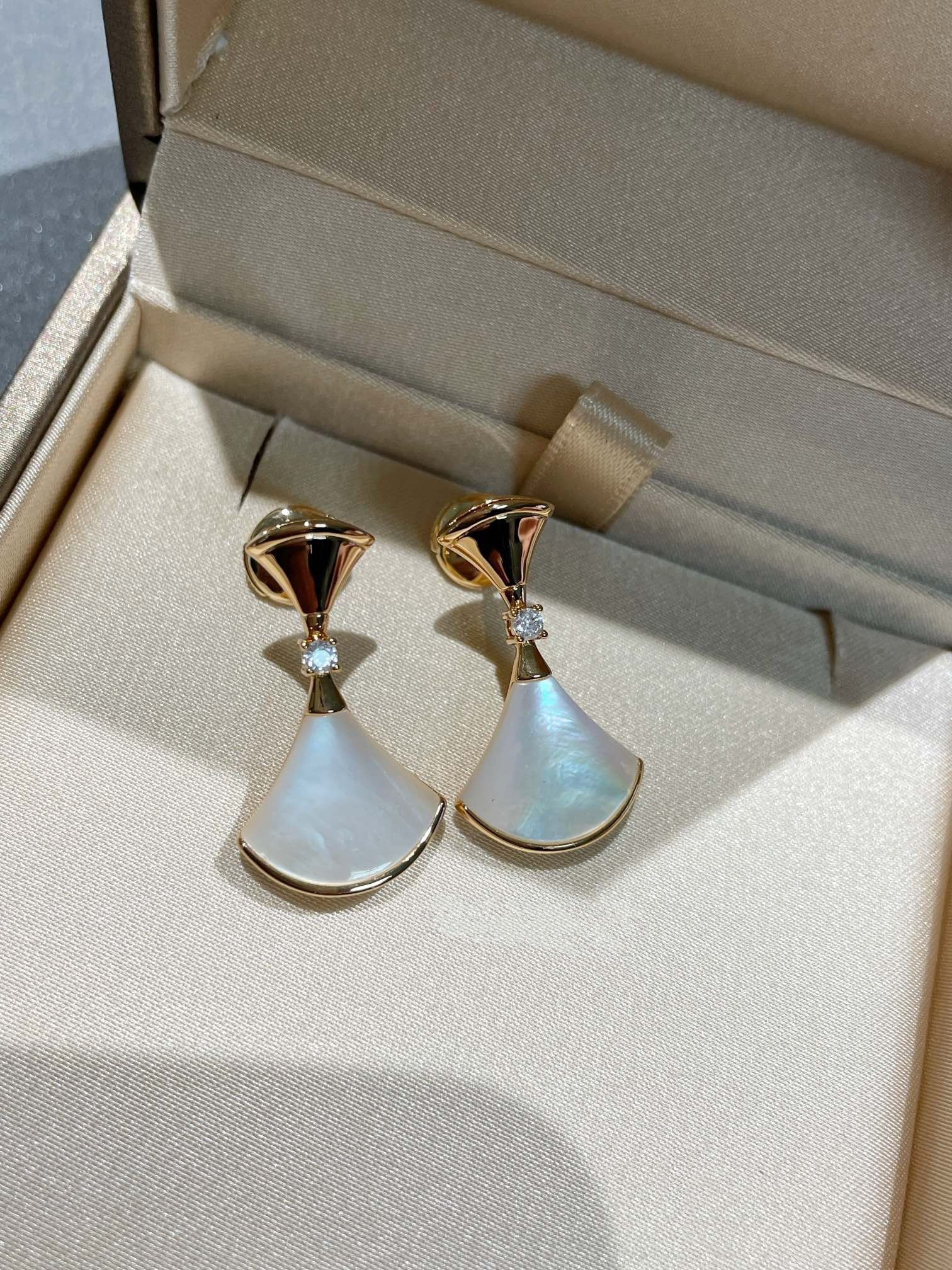 [BIJOUX] BOUCLES D'OREILLES DREAM MOP 1 DIAMANT