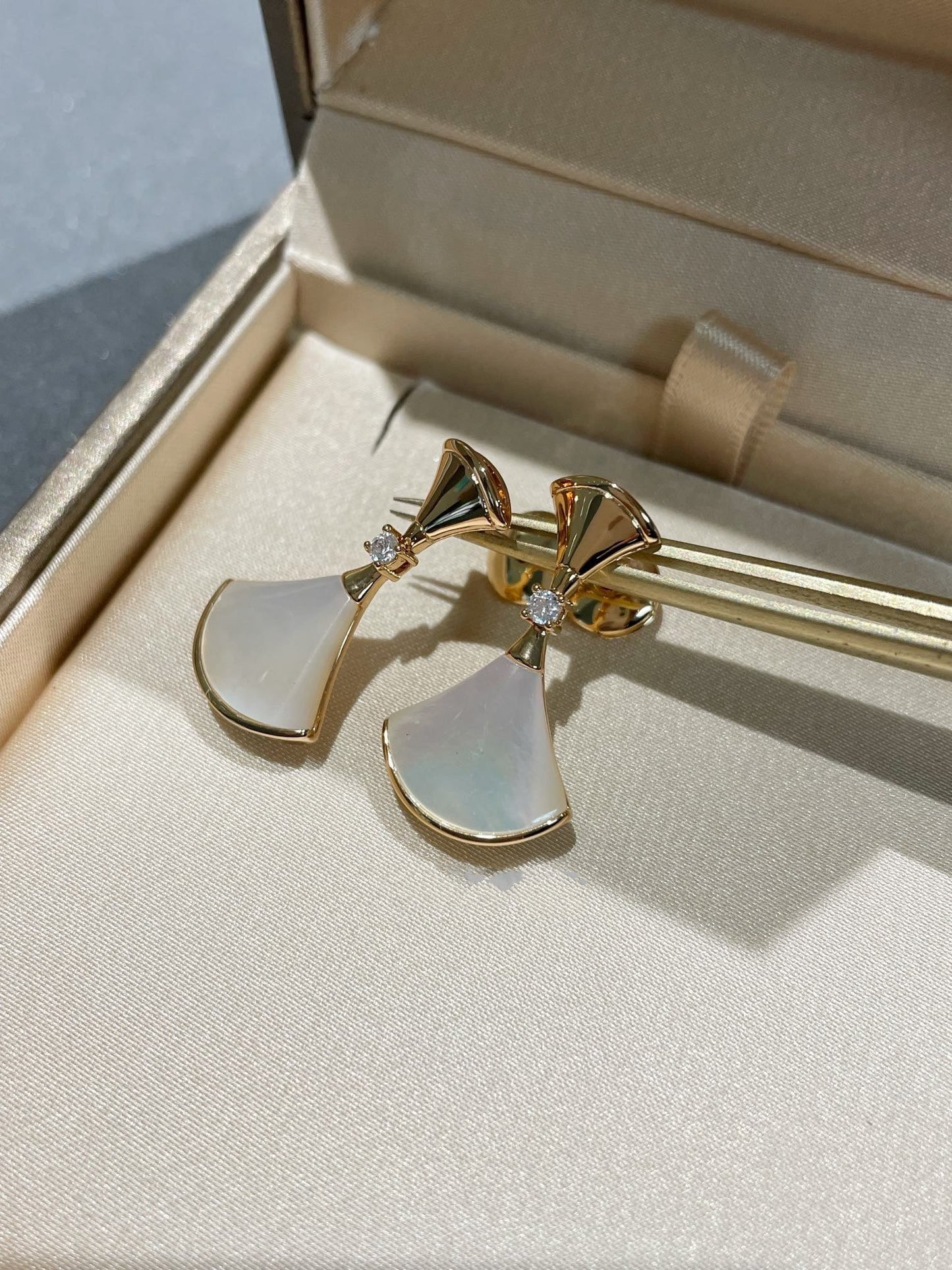 [BIJOUX]DREAM MOP 1 DIAMOND EARRINGS