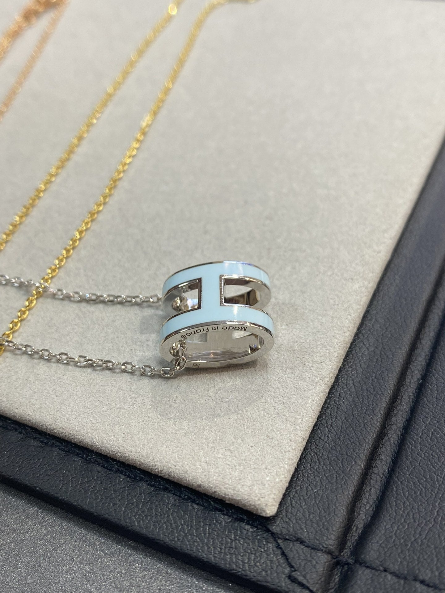 [BIJOUX]POP H LIGHT BLUE NECKLACE