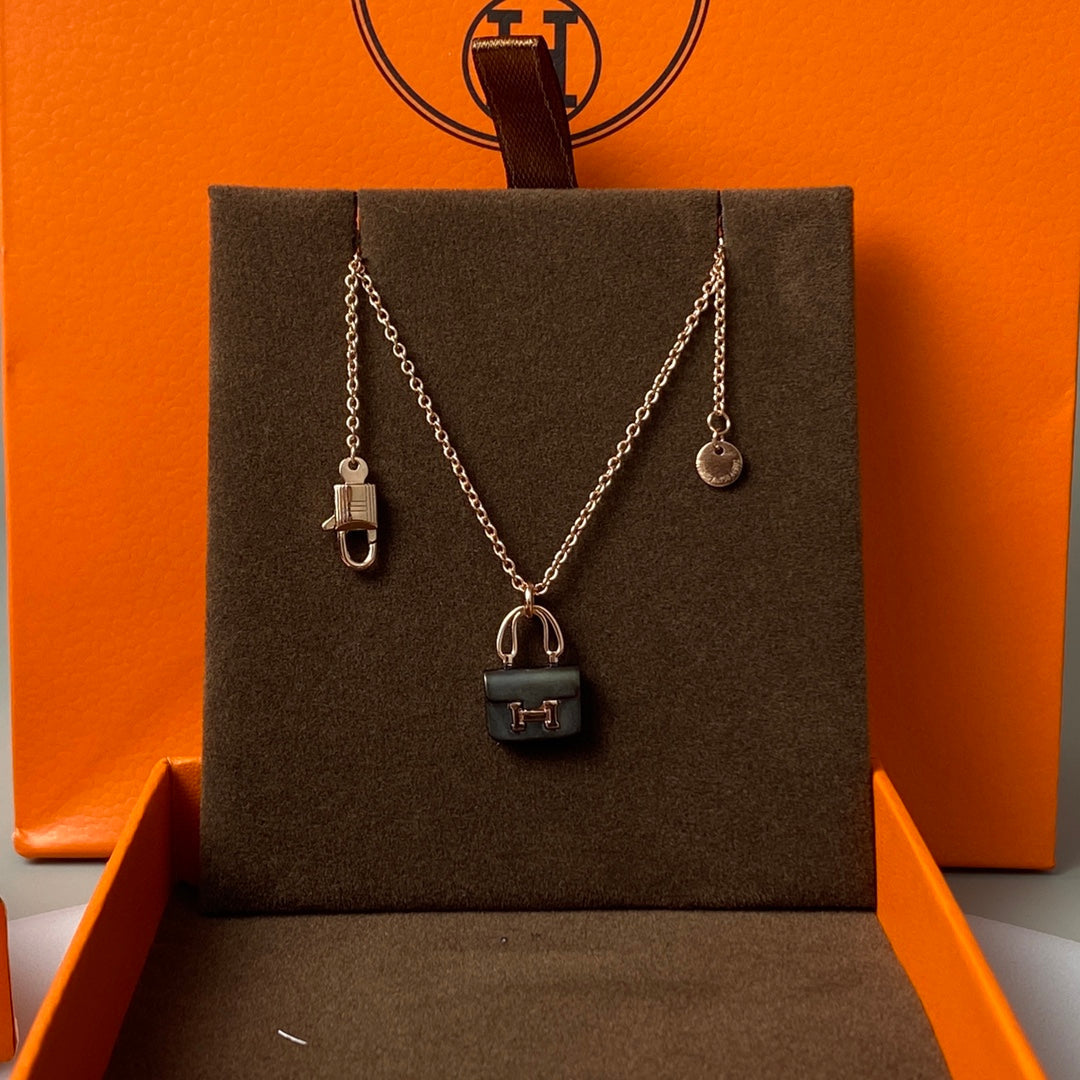 [BIJOUX]CONSTANCE BLACK PEDANT PINK GOLD NECKLACE