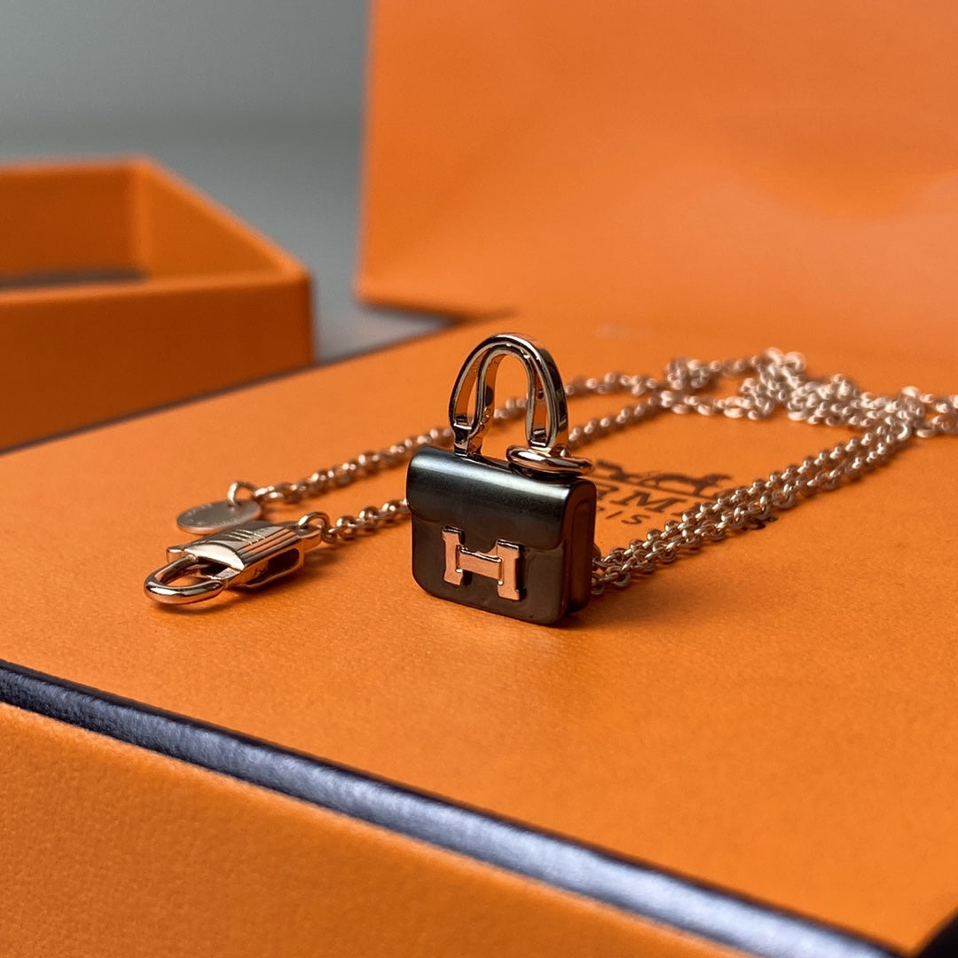 [BIJOUX]CONSTANCE BLACK PEDANT PINK GOLD NECKLACE