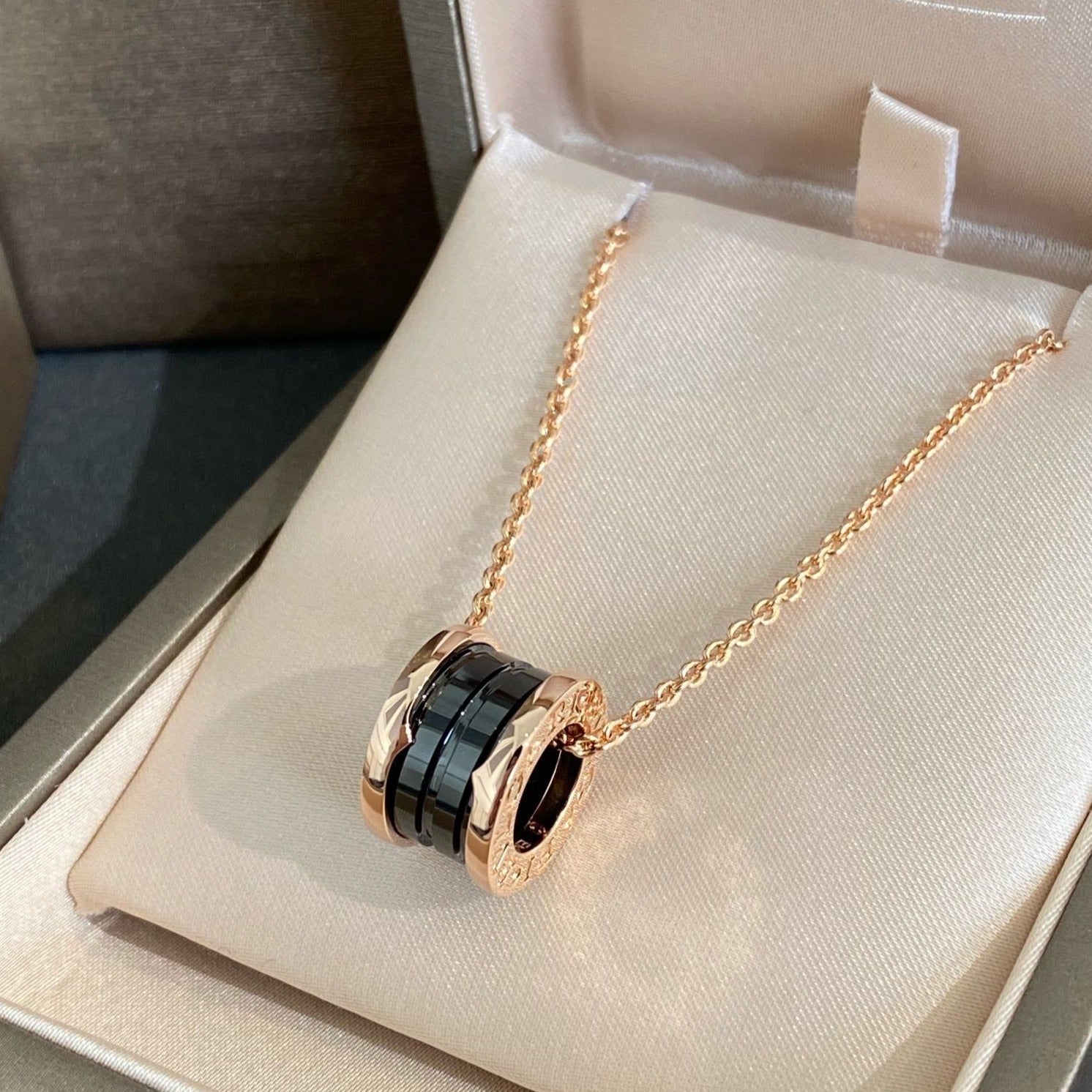 [BIJOUX]ZERO 1 BLACK CERAMIC PINK GOLD NECKLACE