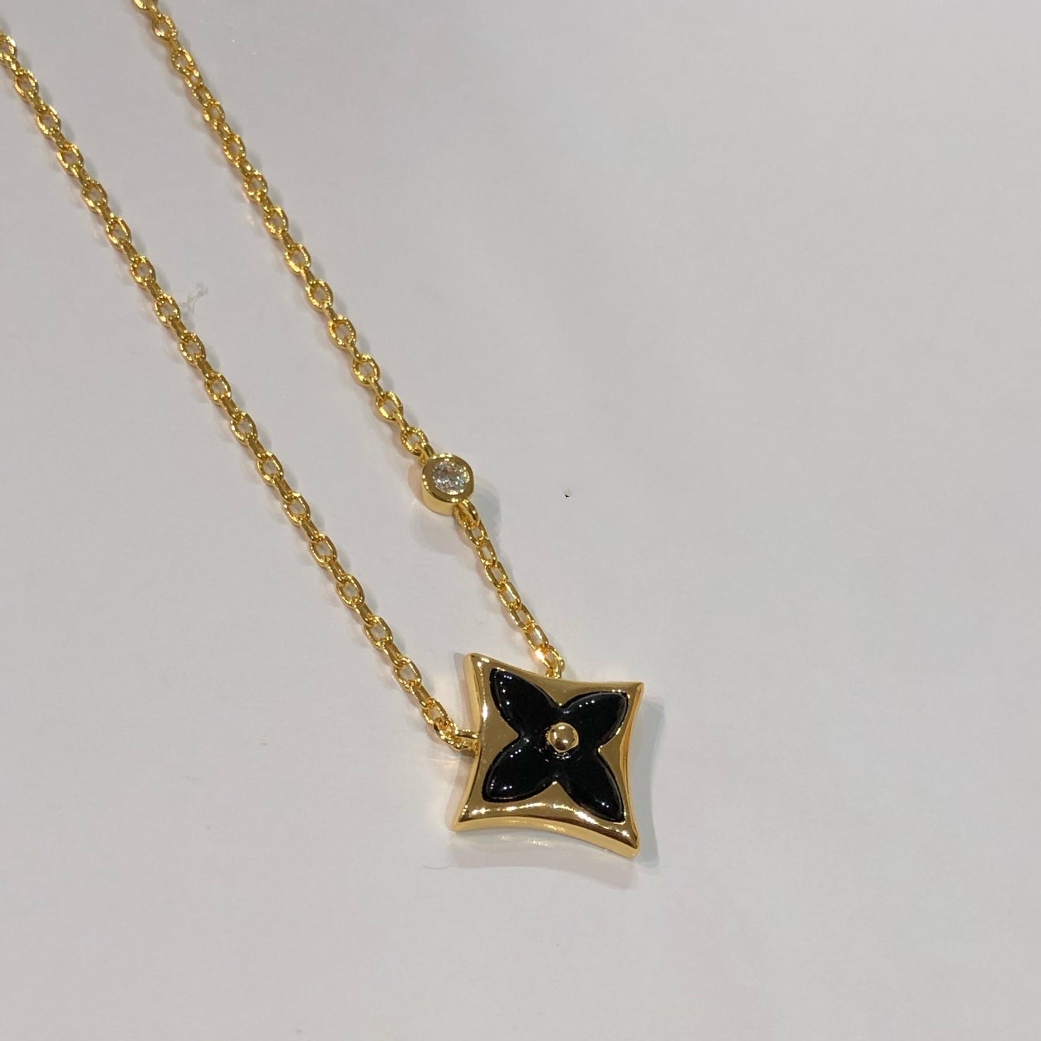 [BIJOUX] COLLIER ÉTOILE NACRE NOIRE