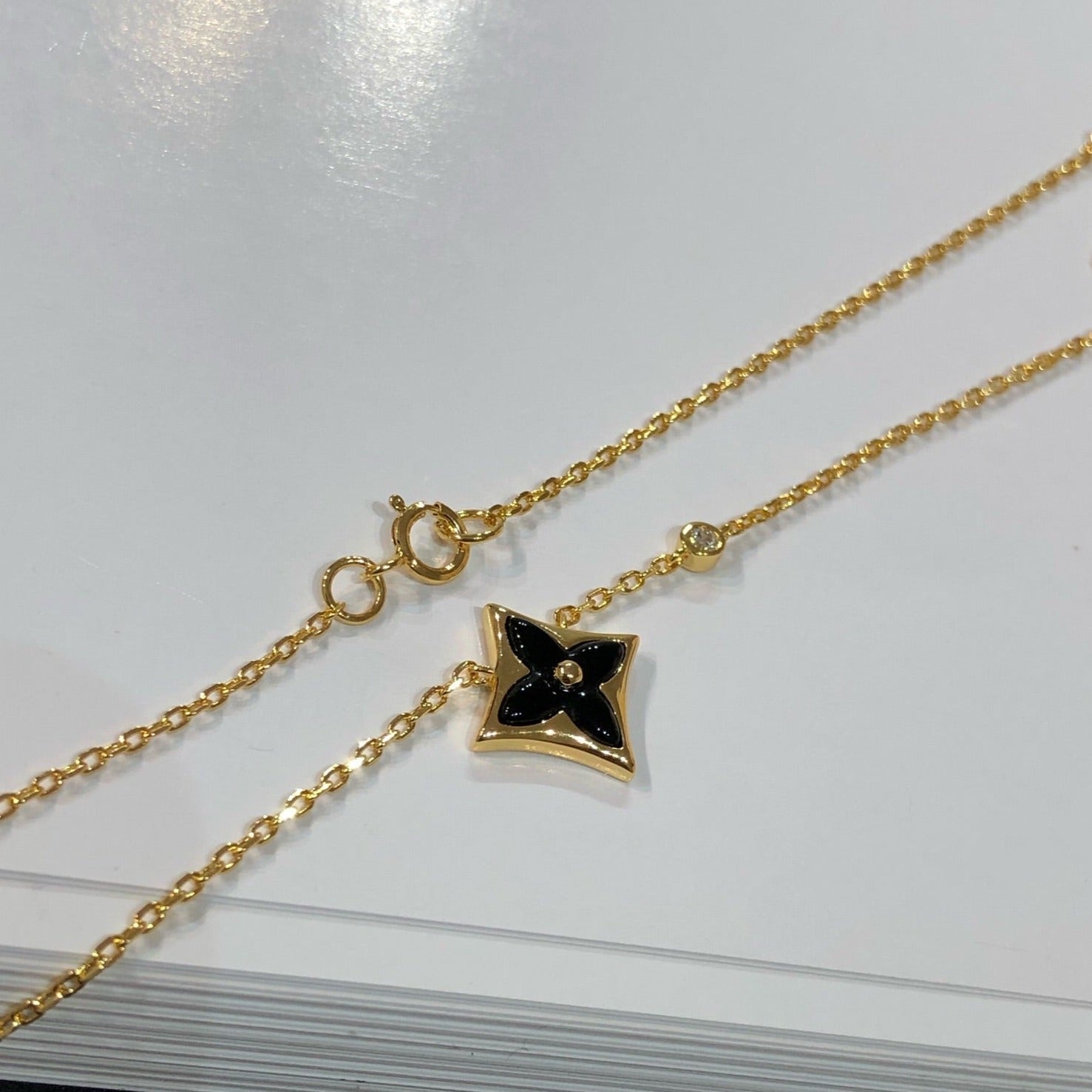 [BIJOUX] COLLIER ÉTOILE NACRE NOIRE