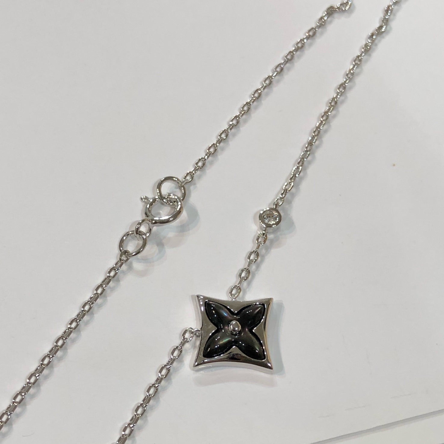 [BIJOUX] COLLIER ÉTOILE NACRE NOIRE