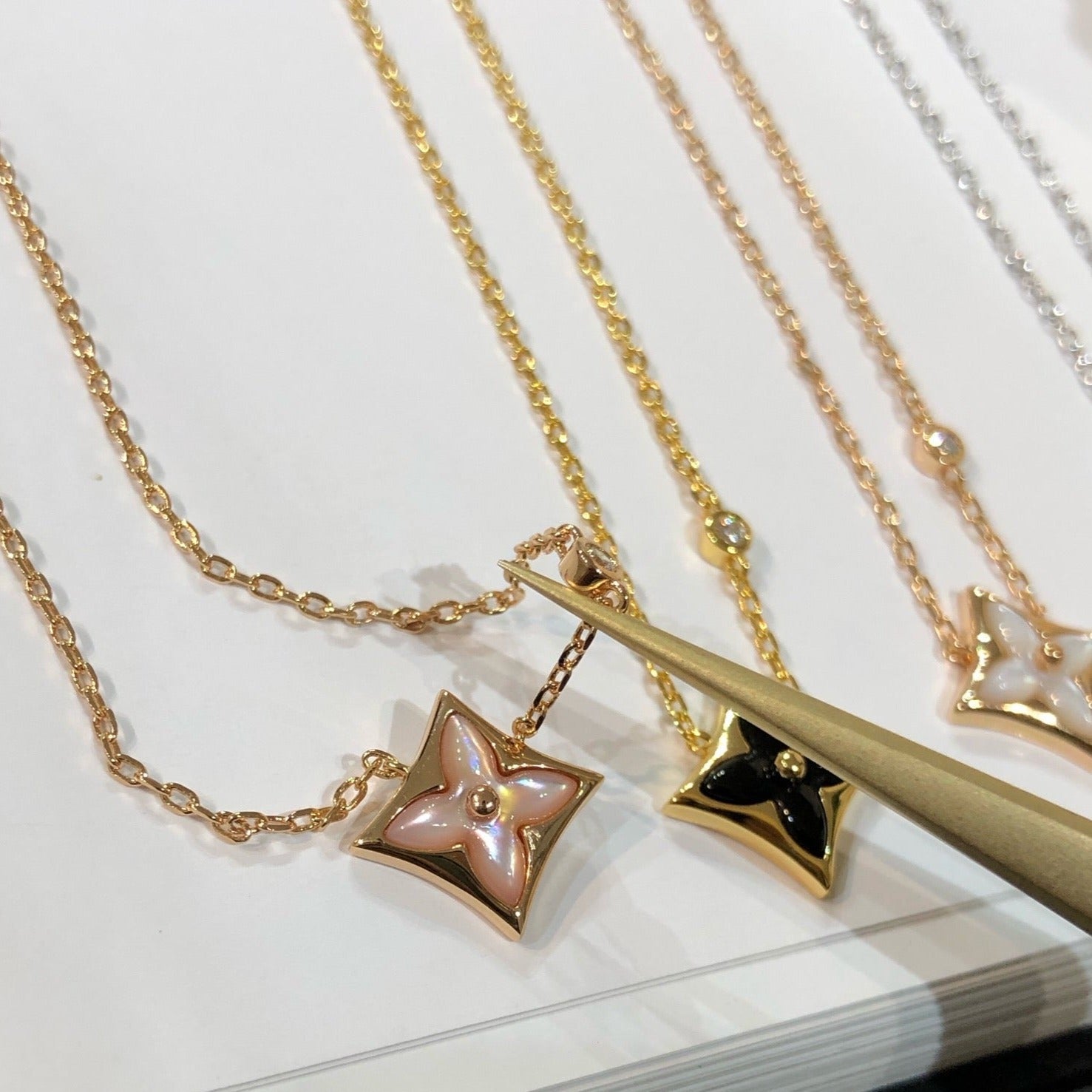 [BIJOUX] COLLIER ÉTOILE NACRE NOIRE