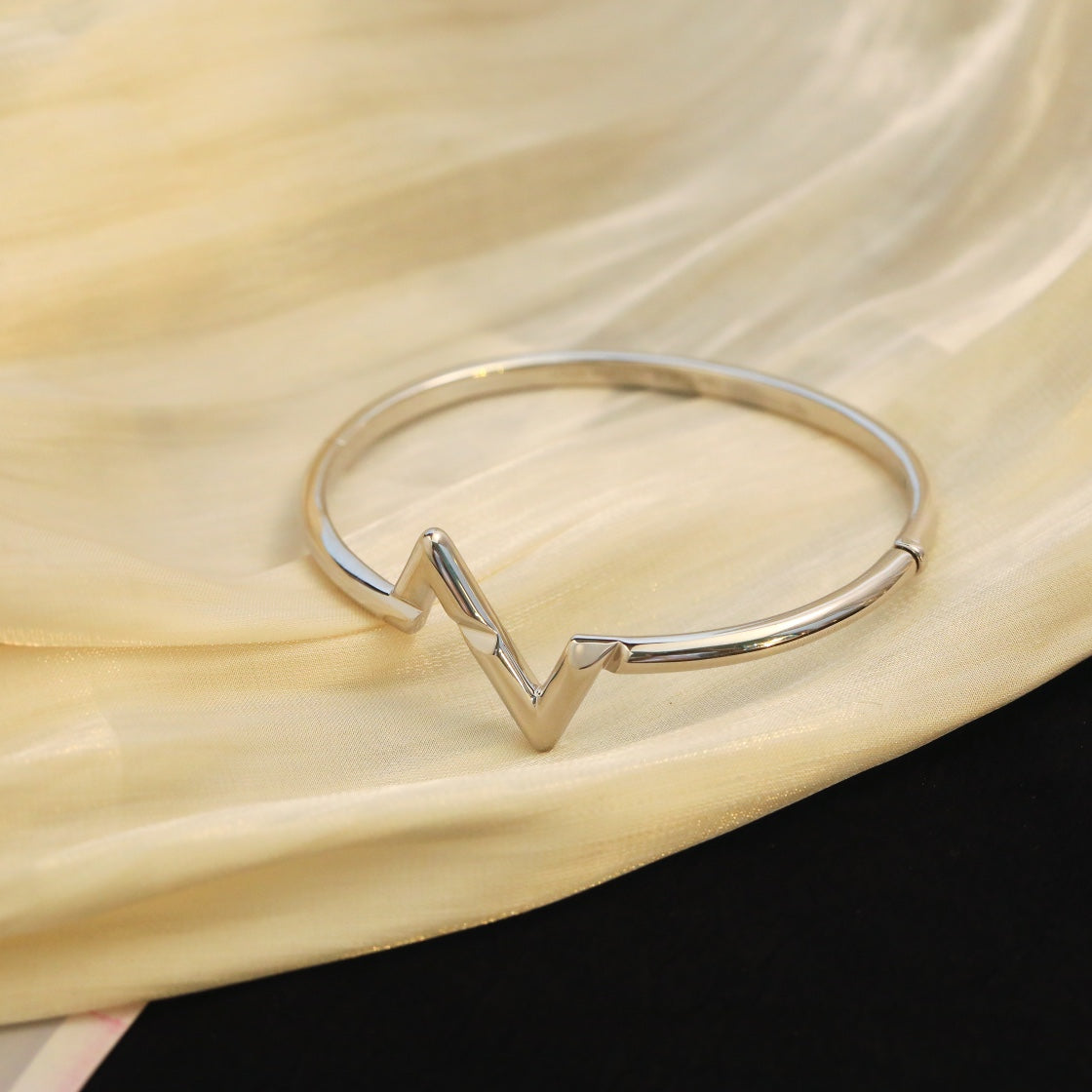 [BIJOUX]BRACELET VOLTE UPSITE DOWN
