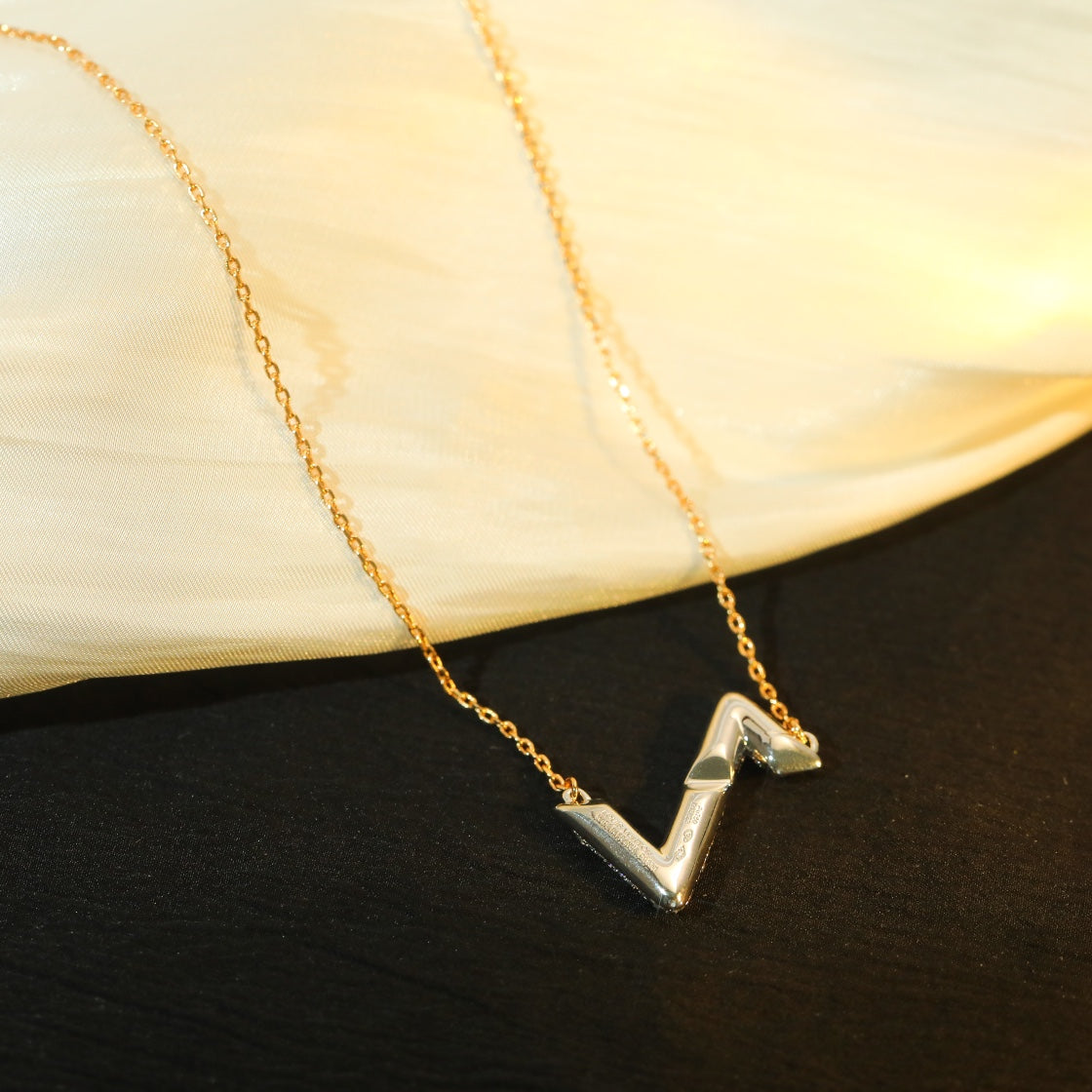 [BIJOUX]VOLT SILVER DIAMOND PEDANT NECKLACE
