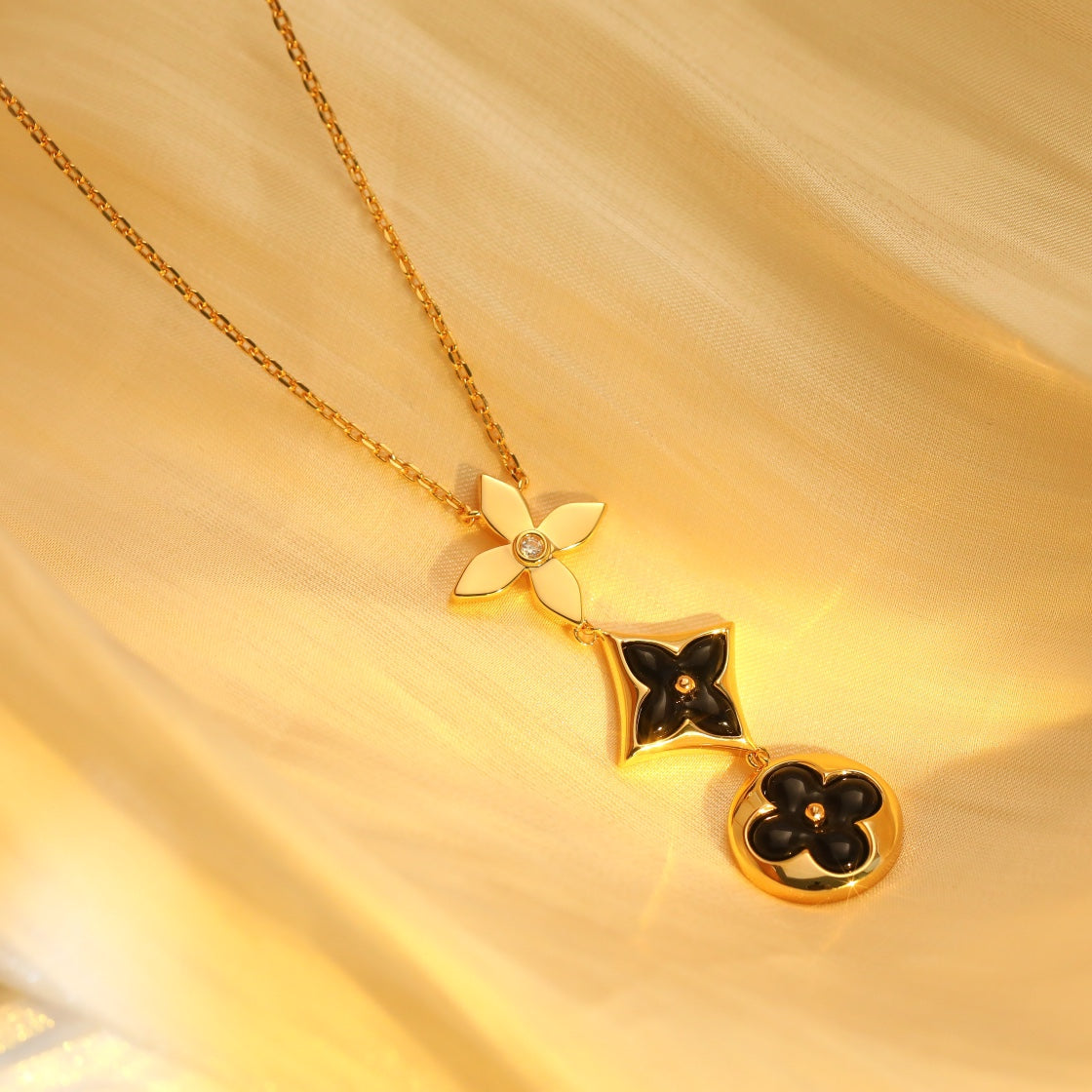 [BIJOUX] COLLIER OR ROSE ONYX ÉTOILE ET SOLEIL