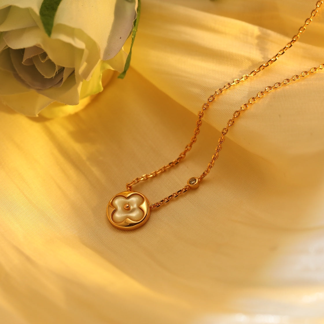 [BIJOUX] COLLIER PENDENTIF SOLEIL OR ROSE 1 DIAMANT