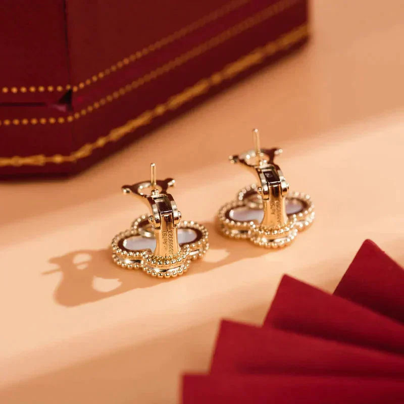 [BIJOUX]CLOVER MEDIUM 1 MOTIFS  WHITE MOP STUD EARRINGS