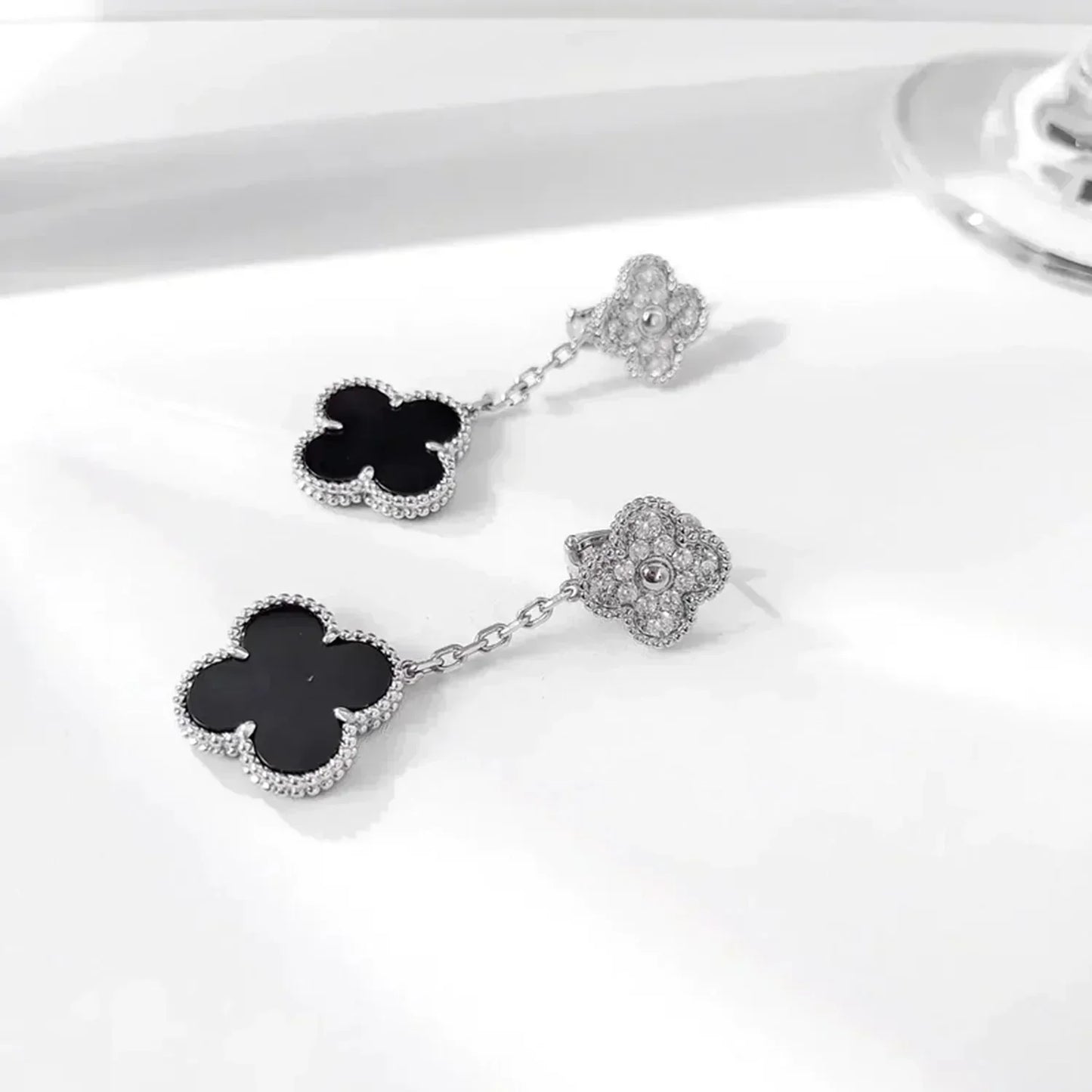 [BIJOUX]CLOVER 2 MOTIFS  DIAMOND ONYX EARRINGS SILVER