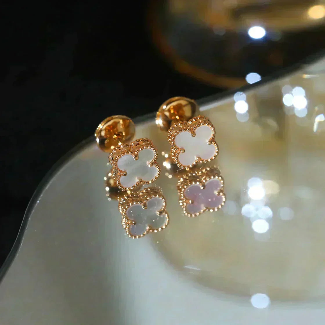 [Topon]CLOVER MINI 9.5MM WHITE MOP EARRINGS