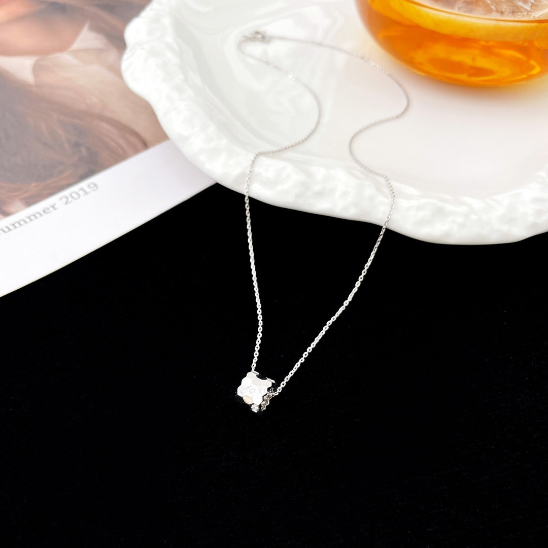 [BIJOUX]COLLIER DIAMANT MINI PÉDANT ABEILLE