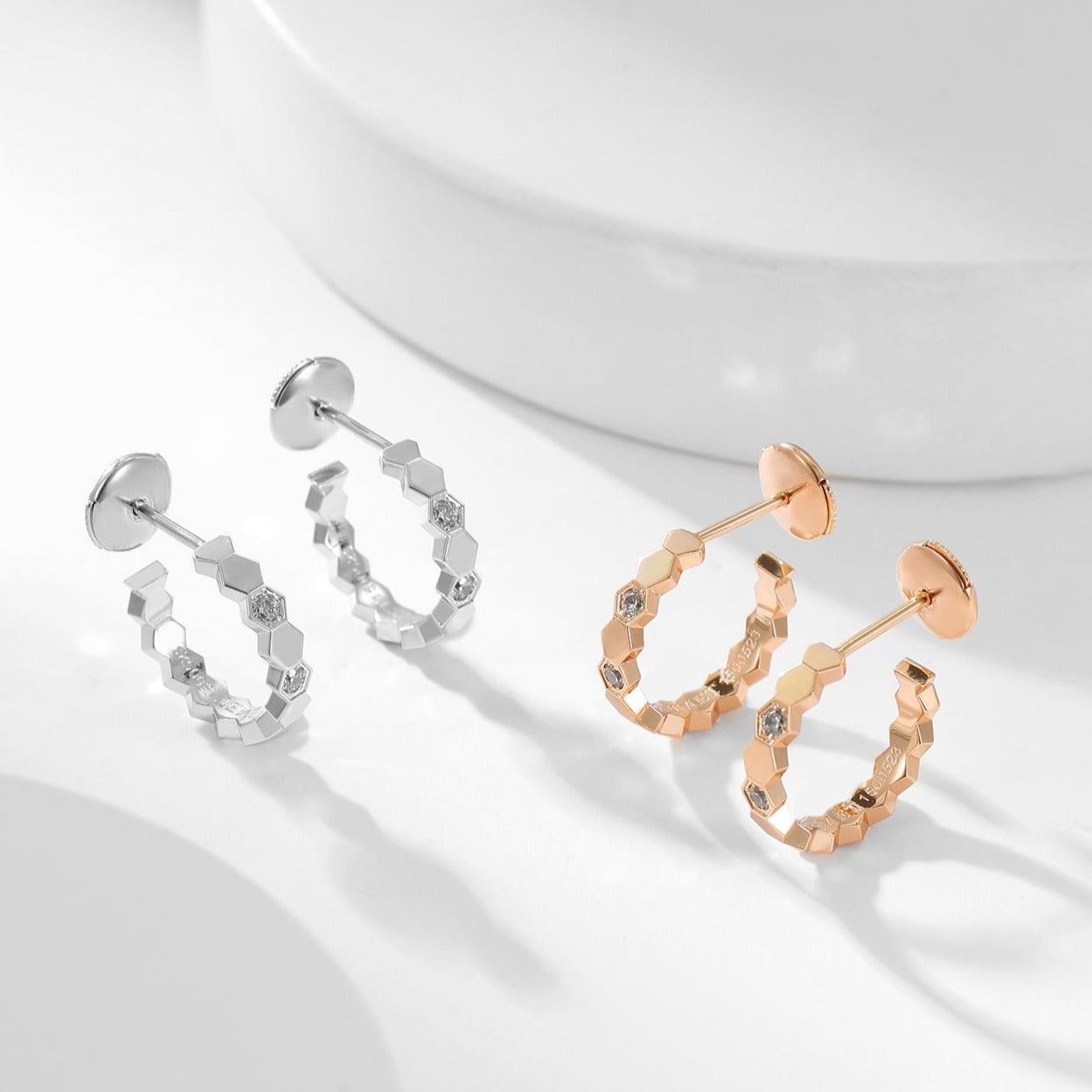 [BIJOUX] BOUCLES D'OREILLES CRÉOLES EN DIAMANT BEE LOVE