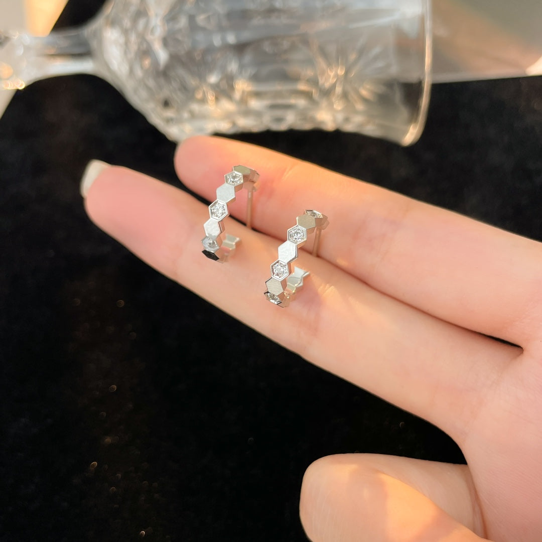 [BIJOUX] BOUCLES D'OREILLES CRÉOLES EN DIAMANT BEE LOVE