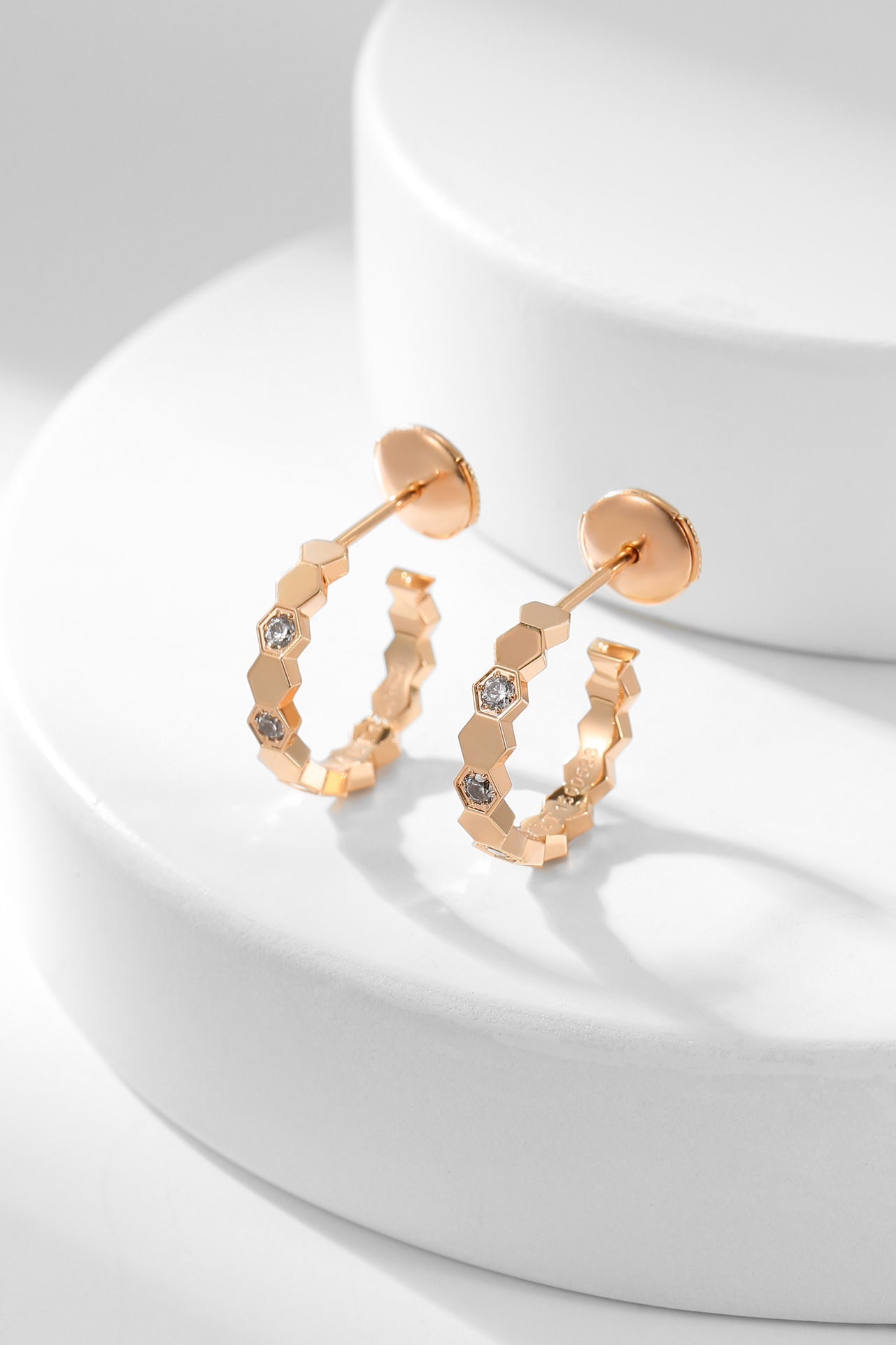 [BIJOUX] BOUCLES D'OREILLES CRÉOLES EN DIAMANT BEE LOVE