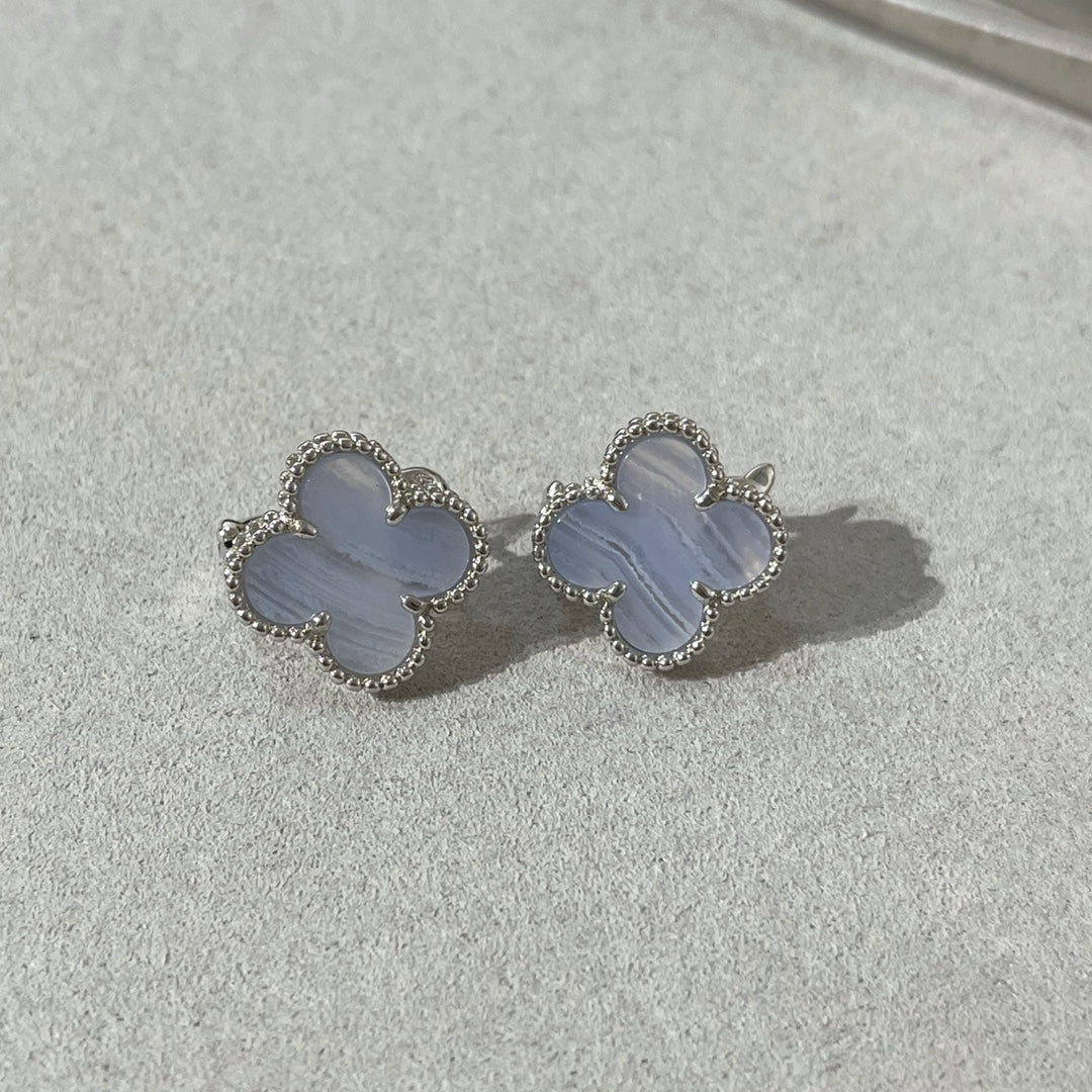 [BIJOUX]CLOVER CHALCEDONY SILVER STUD EARRINGS