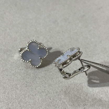 [BIJOUX]CLOVER CHALCEDONY SILVER STUD EARRINGS