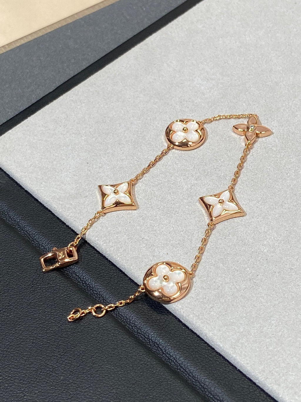 [BIJOUX]STAR AND SUN 5 MOTIF MOP PINK GOLD BRACELET