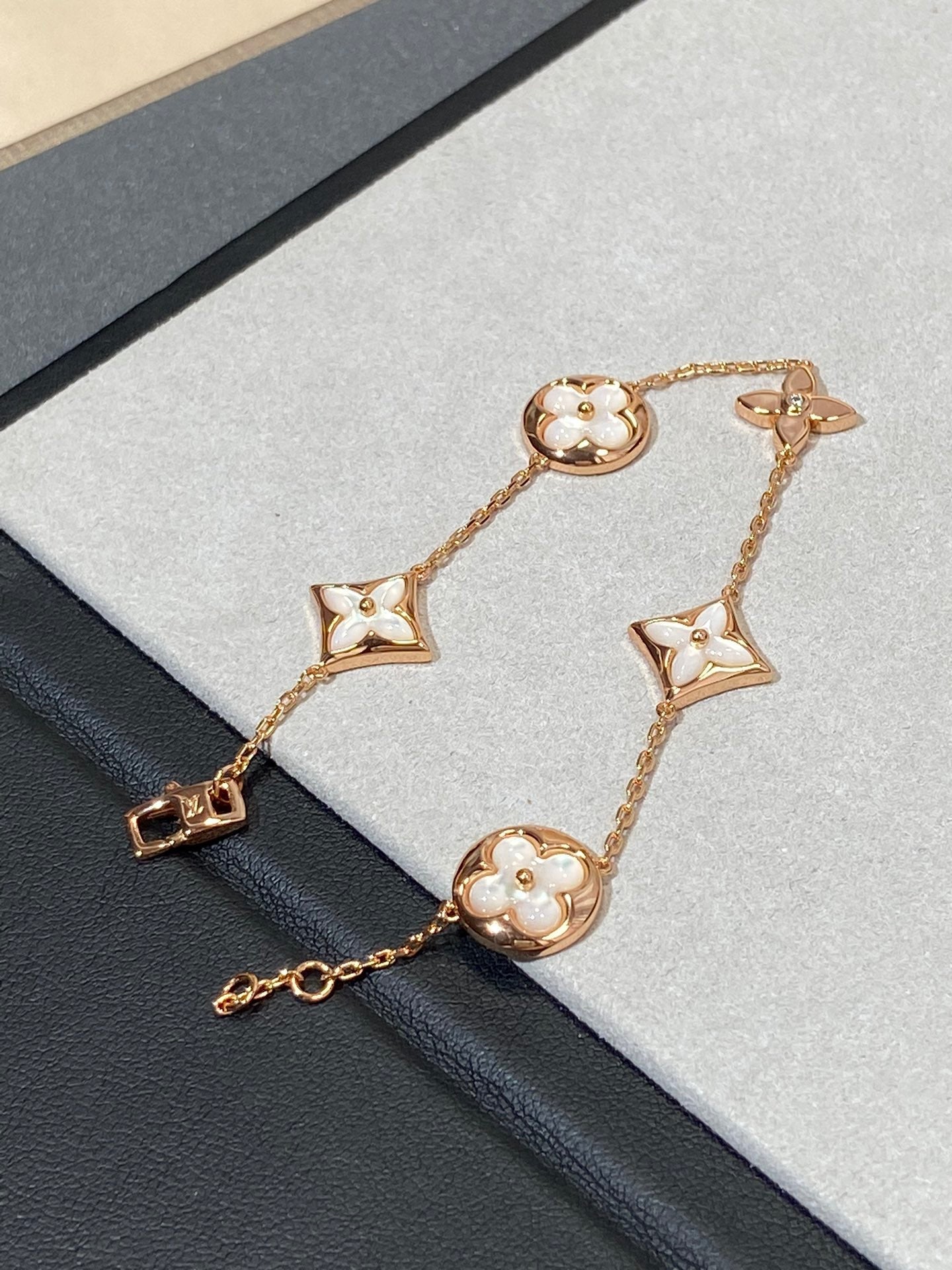 [BIJOUX]STAR AND SUN 5 MOTIF MOP PINK GOLD BRACELET