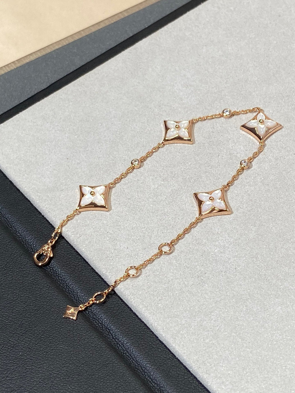 [BIJOUX]BRACELET EN OR ROSE DIAMANT ETOILES 4 MOTIFS
