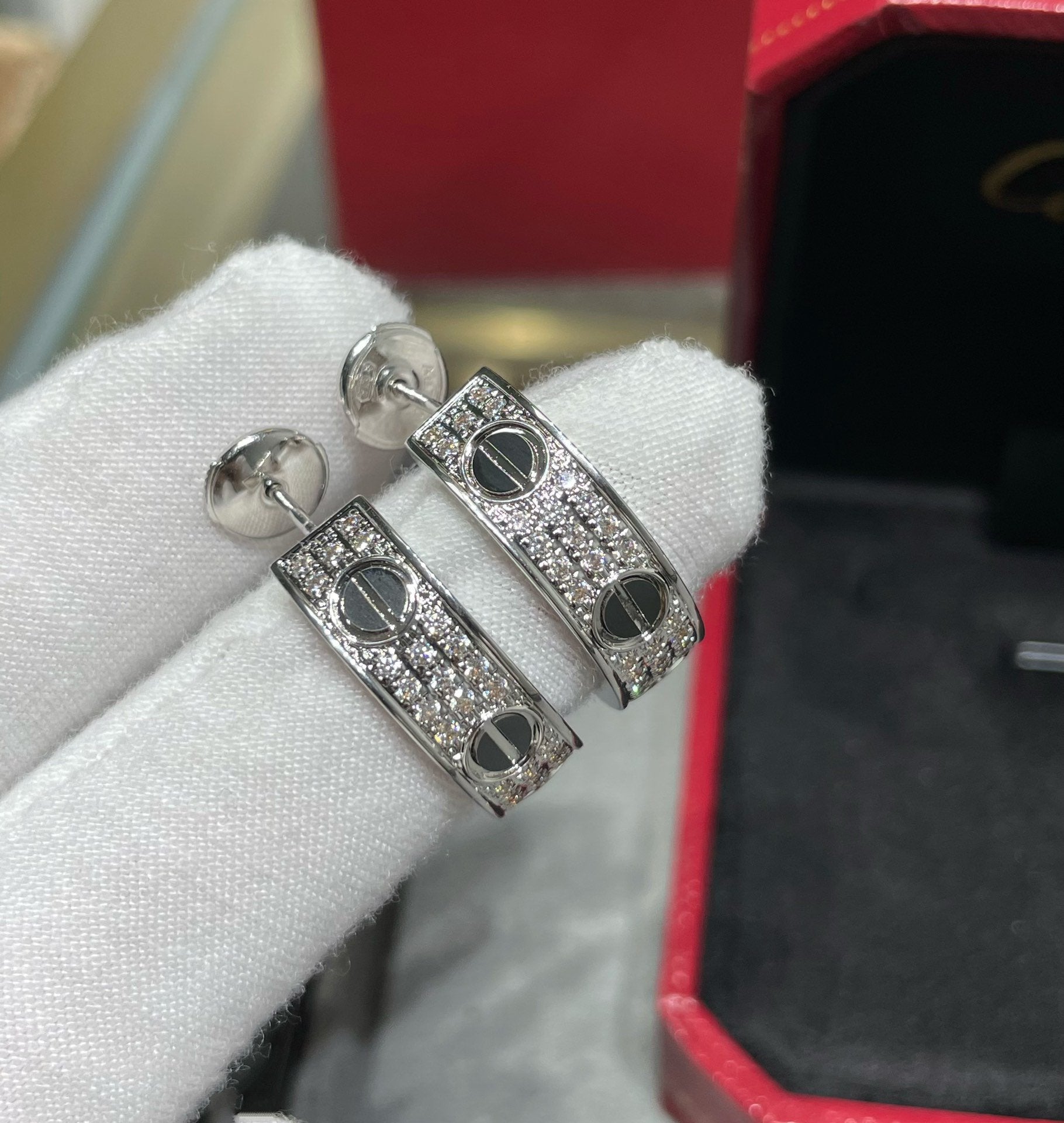 [BIJOUX]LOVE CERAMIC DIAMOND PAVED SILVER EARRINGS