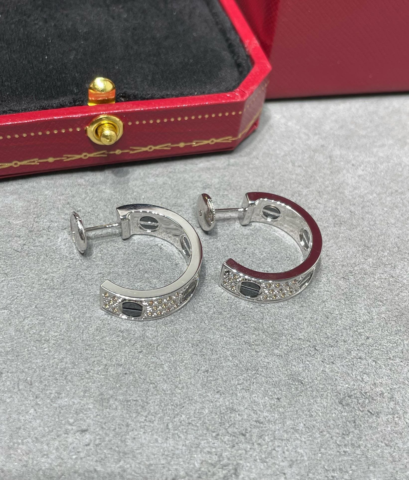 [BIJOUX]LOVE CERAMIC DIAMOND PAVED SILVER EARRINGS