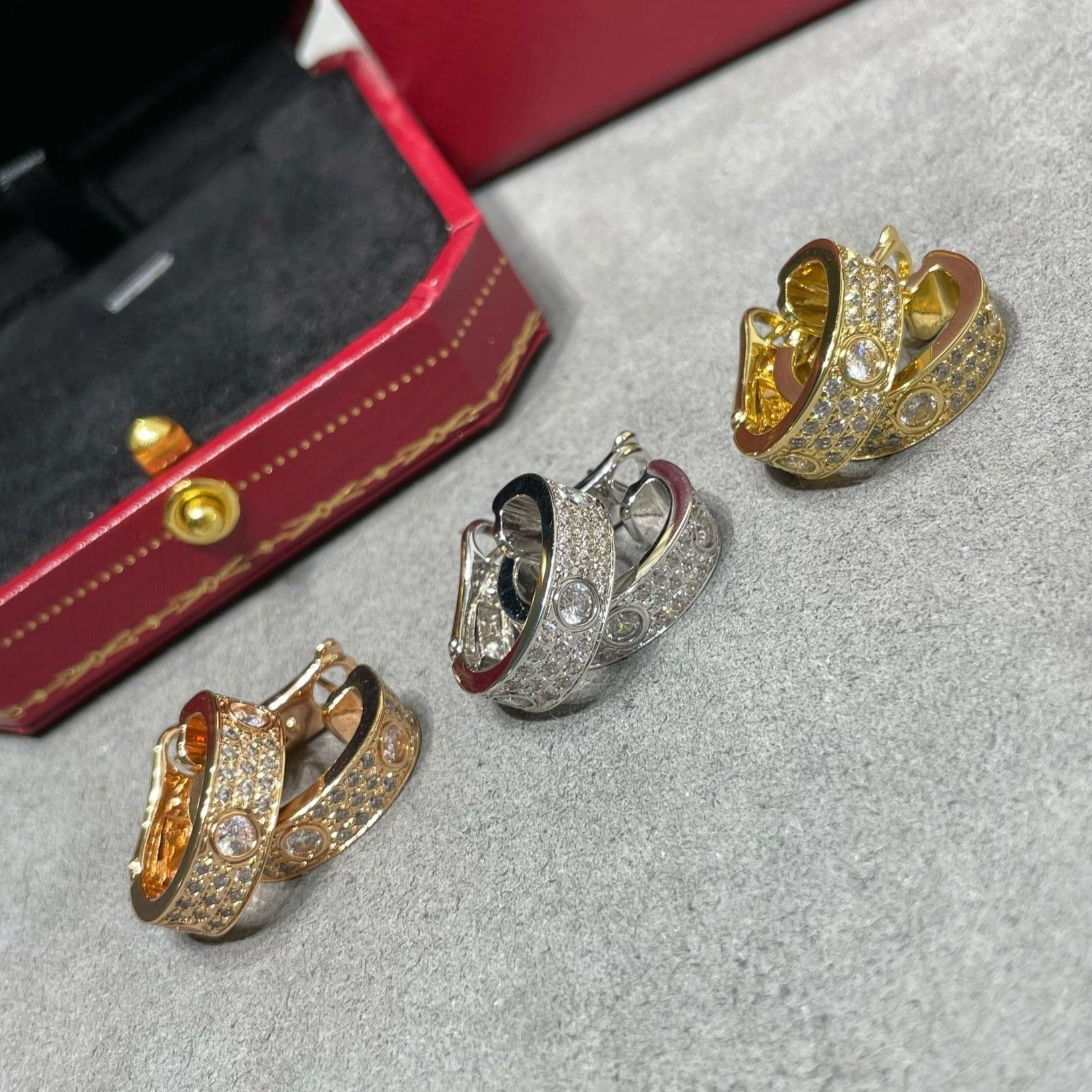 [BIJOUX]LOVE 5.5MM DIAMOND PAVED EARRINGS
