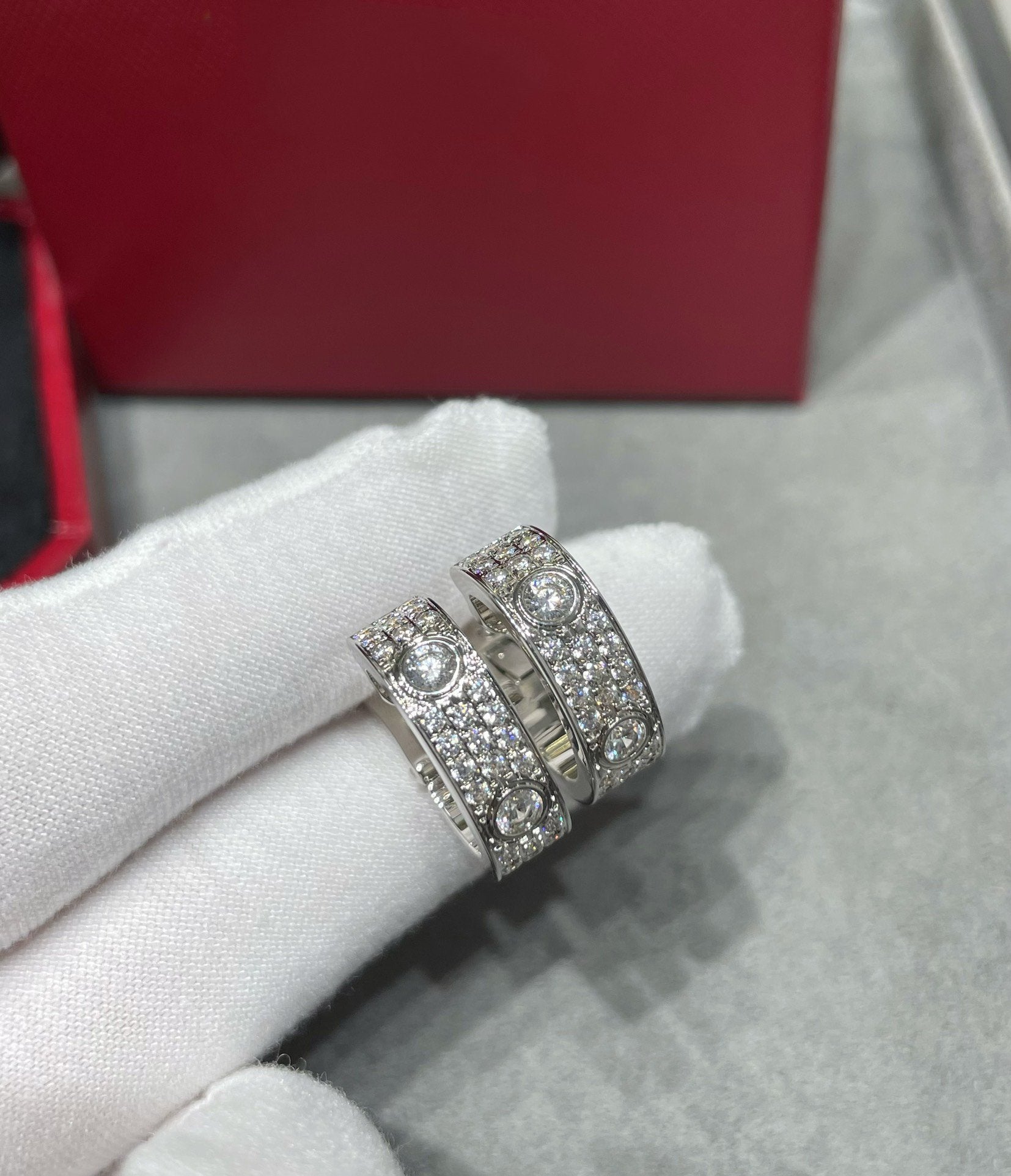 [BIJOUX]LOVE 5.5MM DIAMOND PAVED EARRINGS