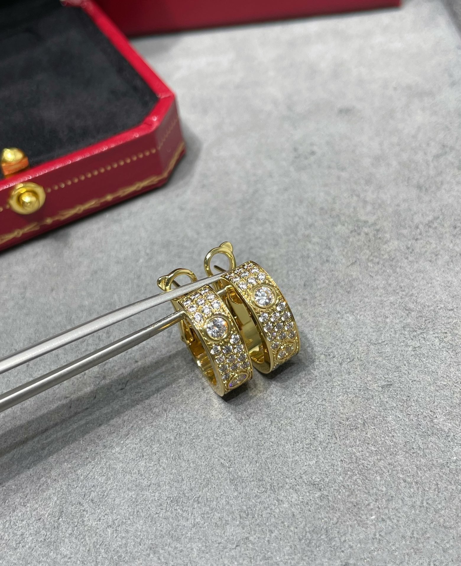 [BIJOUX]LOVE 5.5MM DIAMOND PAVED EARRINGS