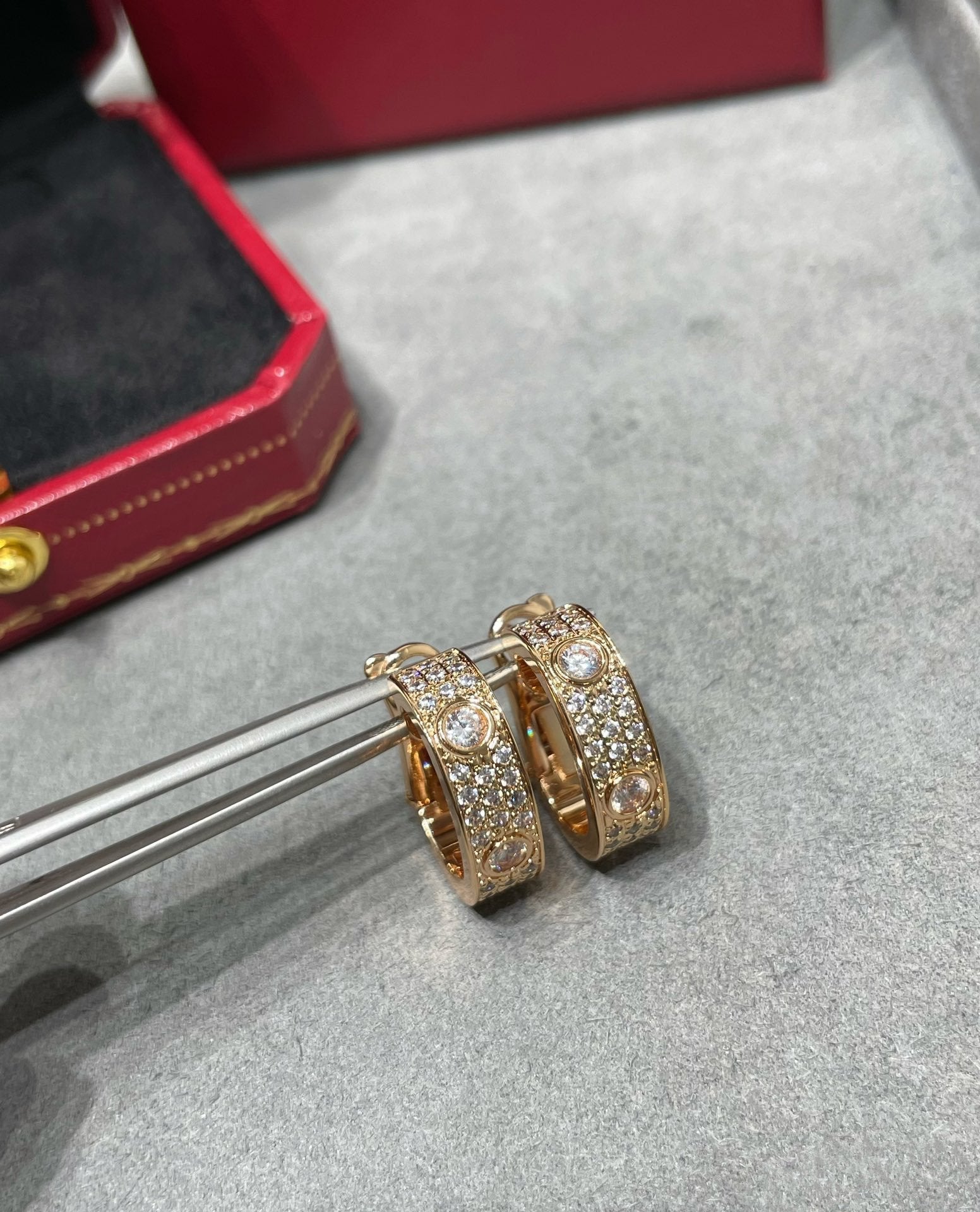 [BIJOUX]LOVE 5.5MM DIAMOND PAVED EARRINGS