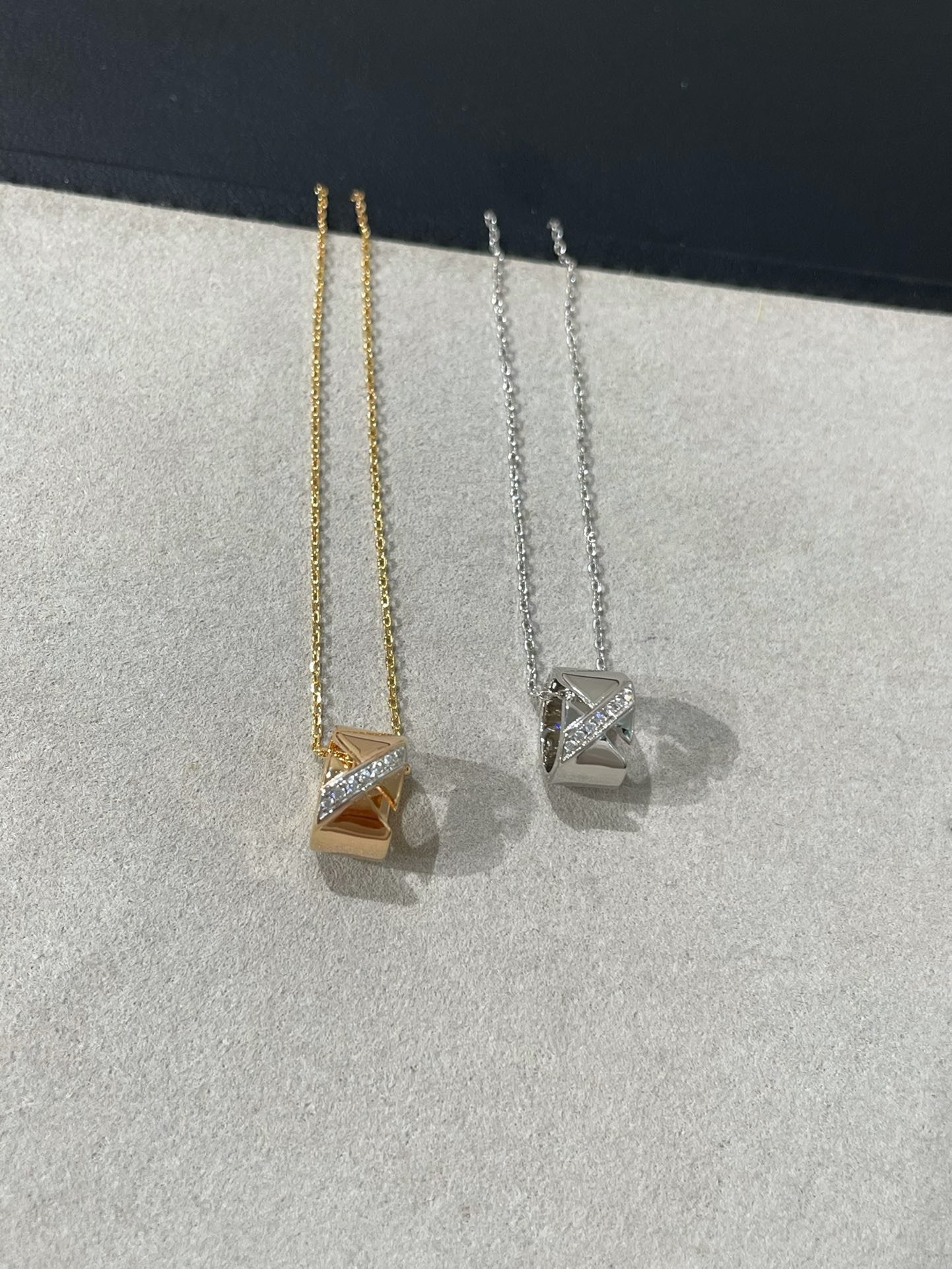 [BIJOUX]COLLIER DIAMANTS PREUVE LIENS