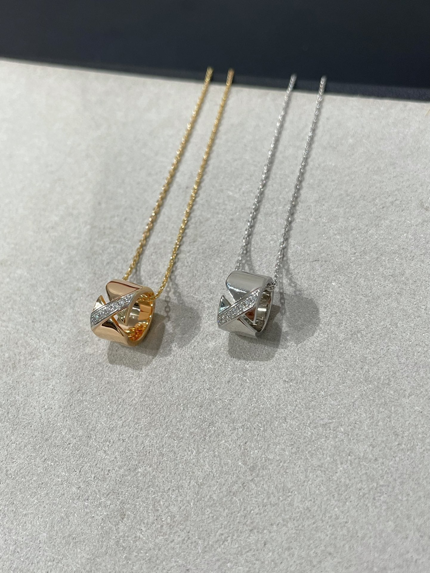 [BIJOUX]COLLIER DIAMANTS PREUVE LIENS