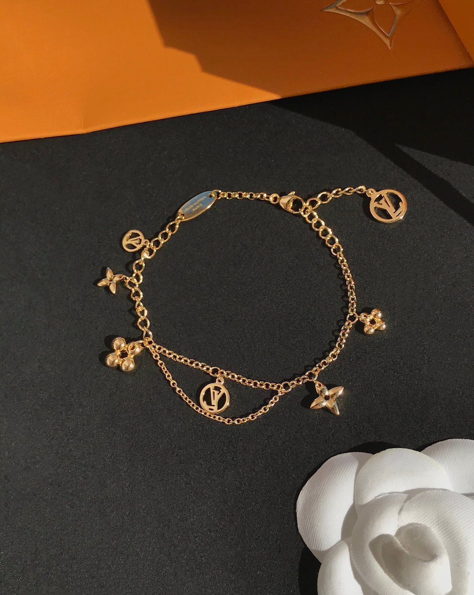 [BIJOUX]BRACELET NACRE OR ROSE FLEURI