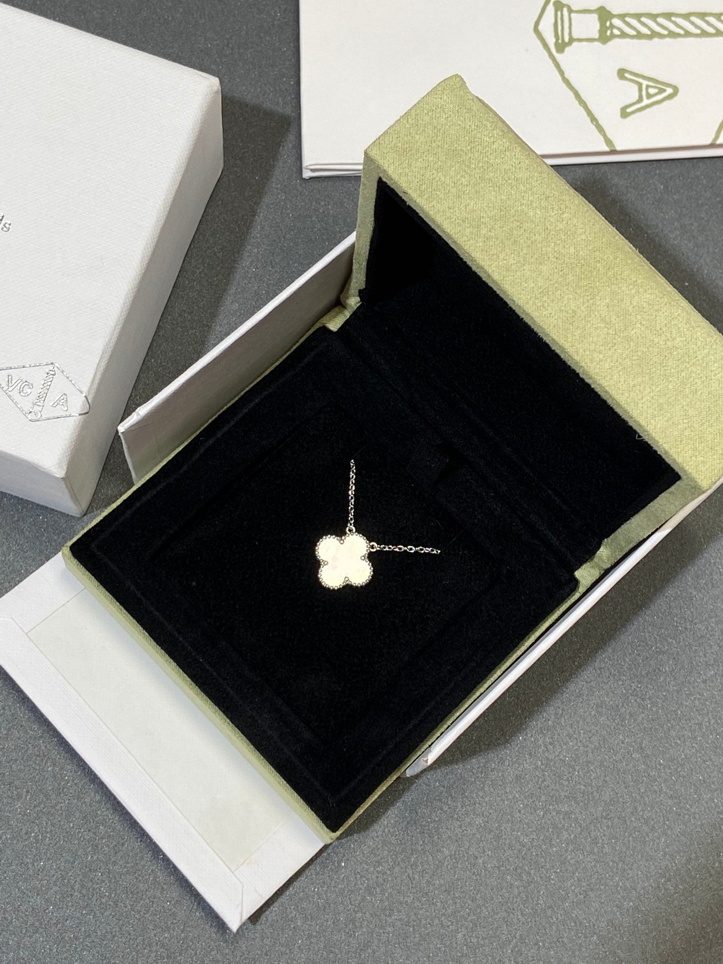 [BIJOUX]CLOVER MEDIUM SILVER WHITE MOP NECKLACE