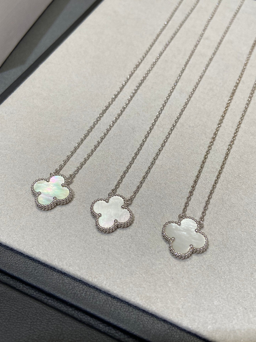 [BIJOUX]CLOVER MEDIUM SILVER WHITE MOP NECKLACE