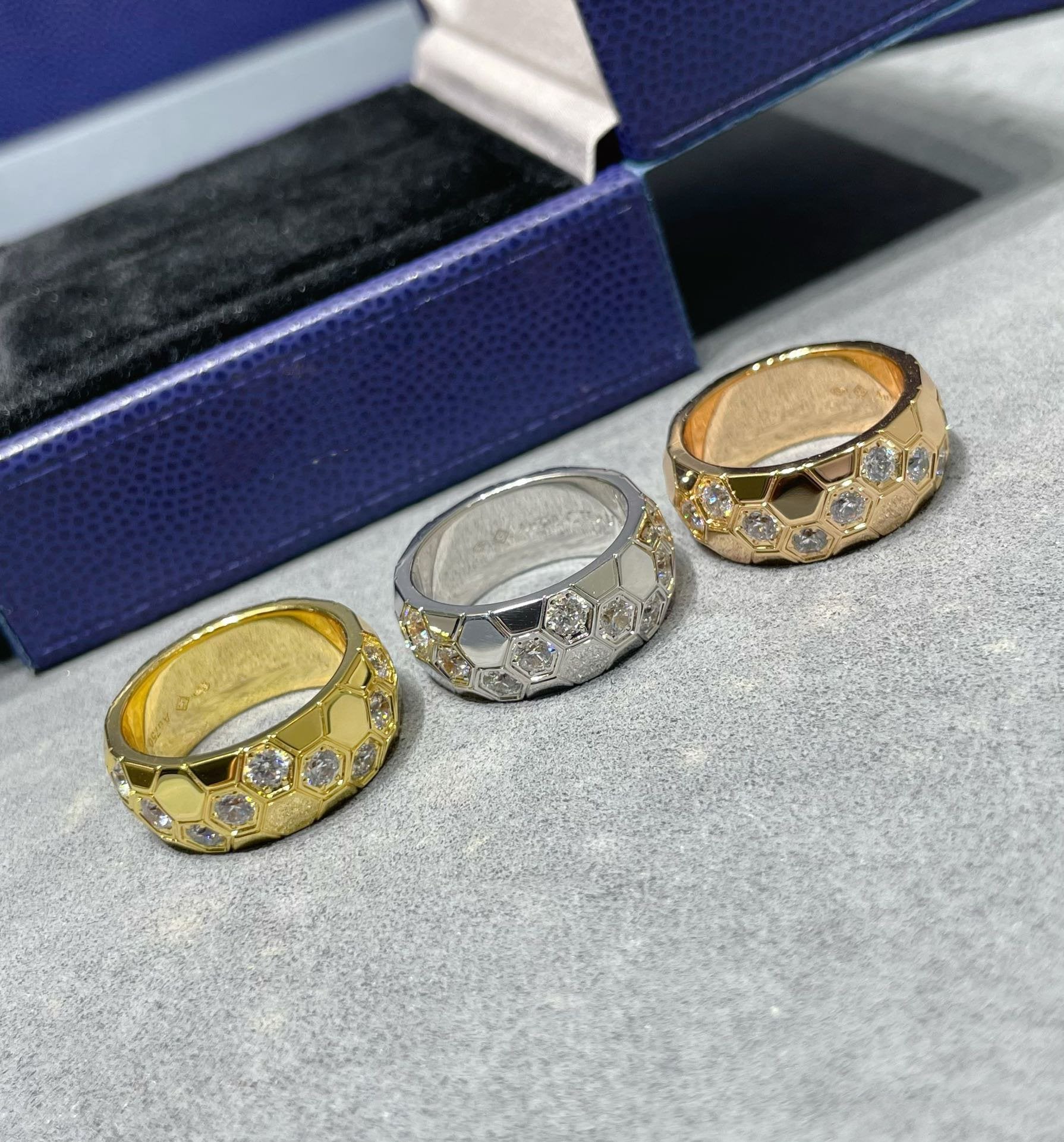 [BIJOUX] BAGUE GRANDE ABEILLE AMOUR DIAMANT