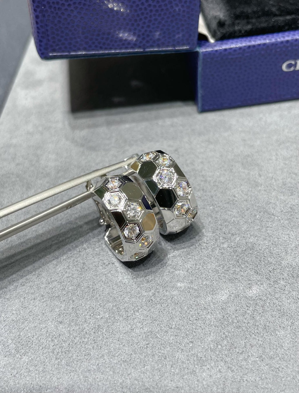 [BIJOUX]BEE LOVE DIAMOND HOOP EARRINGS