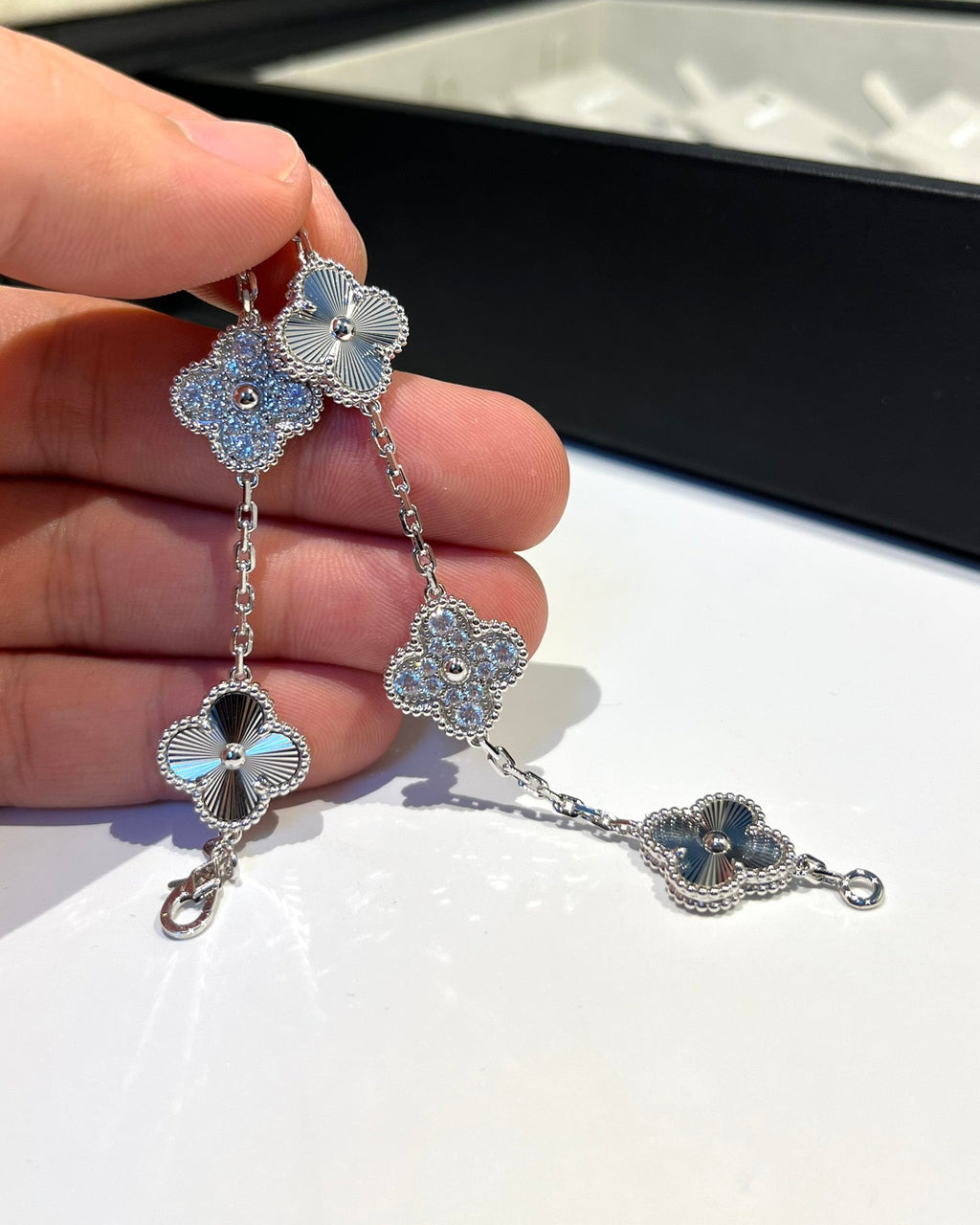 [BIJOUX]BRACELET ARGENT DIAMANT 5 MOTIFS TRÈFLE