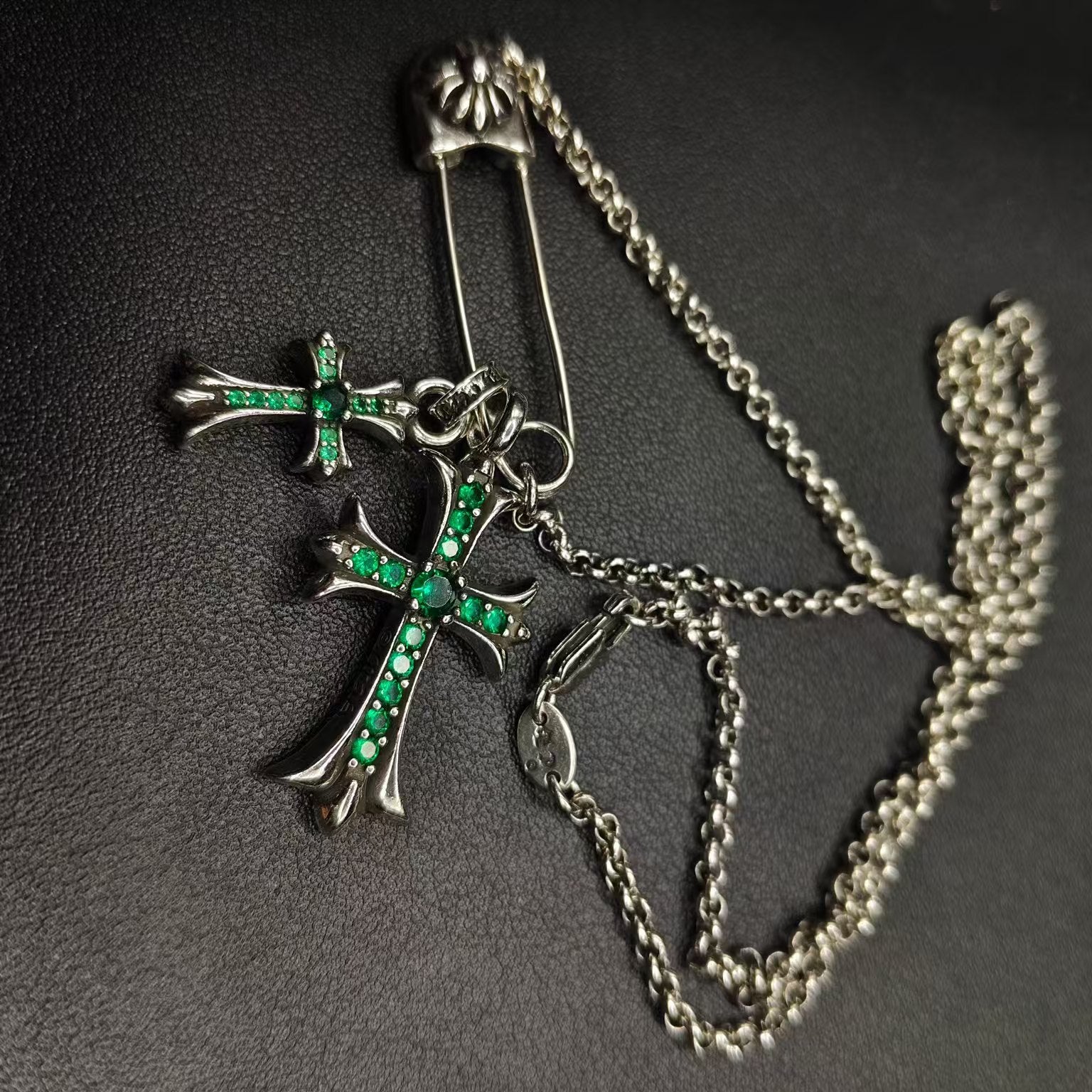[BIJOUX] COLLIER CROIX CHROME ARGENT