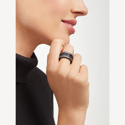 [BIJOUX]ZERO 1 ROCK FOUR-BAND BLACK CERAMIC WITH STUDDED SPIRAL AND PAVED DIAMONDS RING