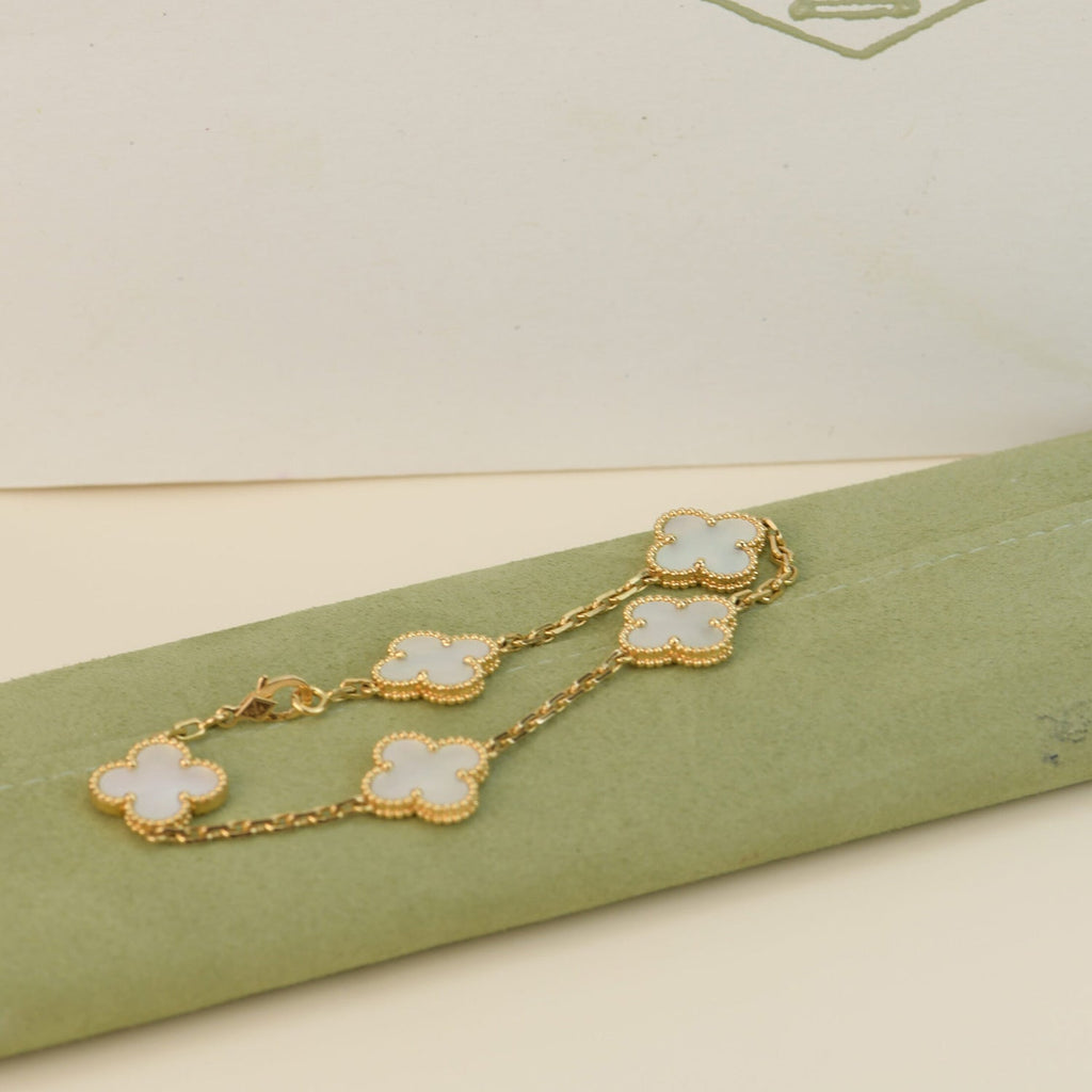 [BIJOUX]BRACELET NACRE BLANCHE À 5 MOTIFS TRÈFLE
