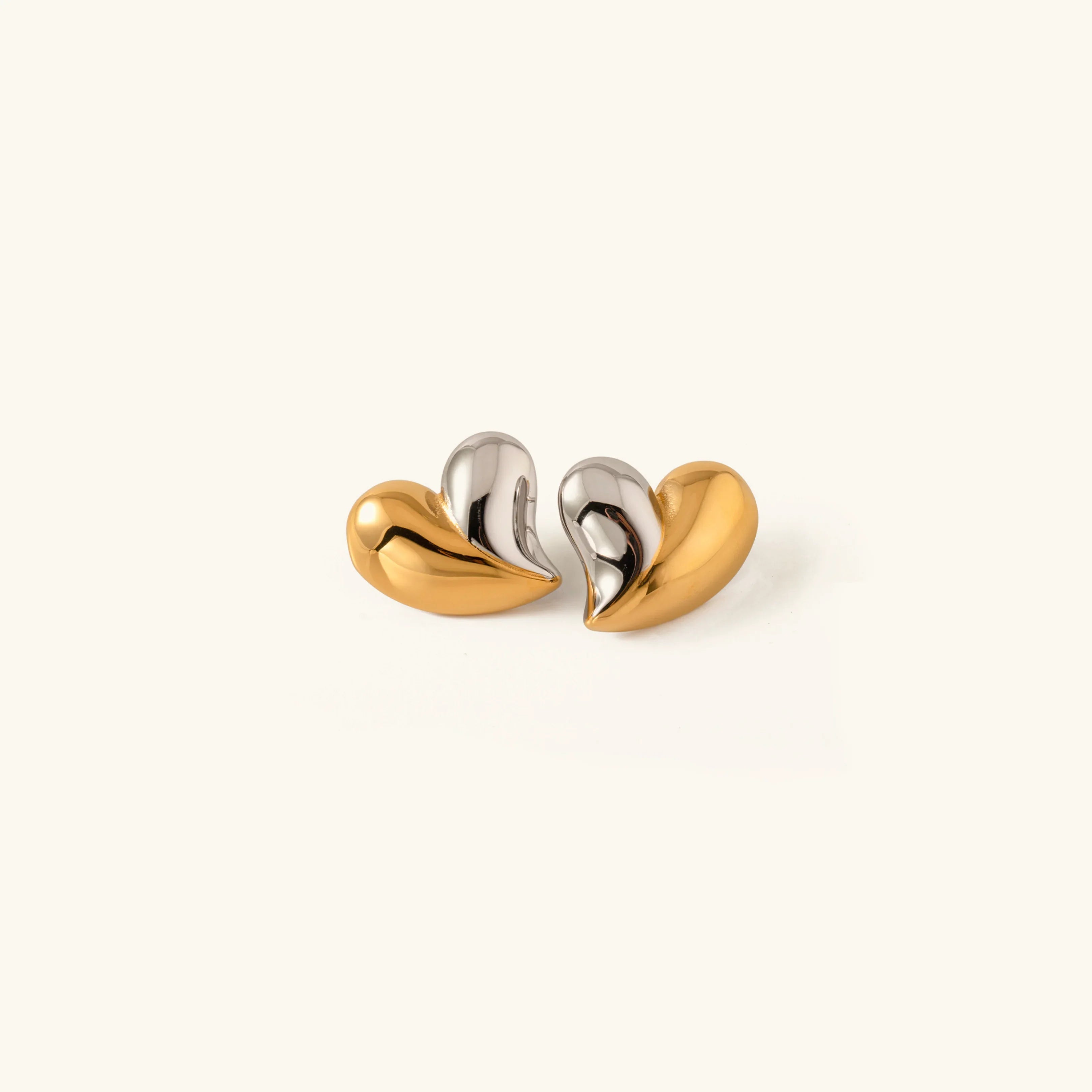 [Topon]Dorothea Two Tone Heart Earrings